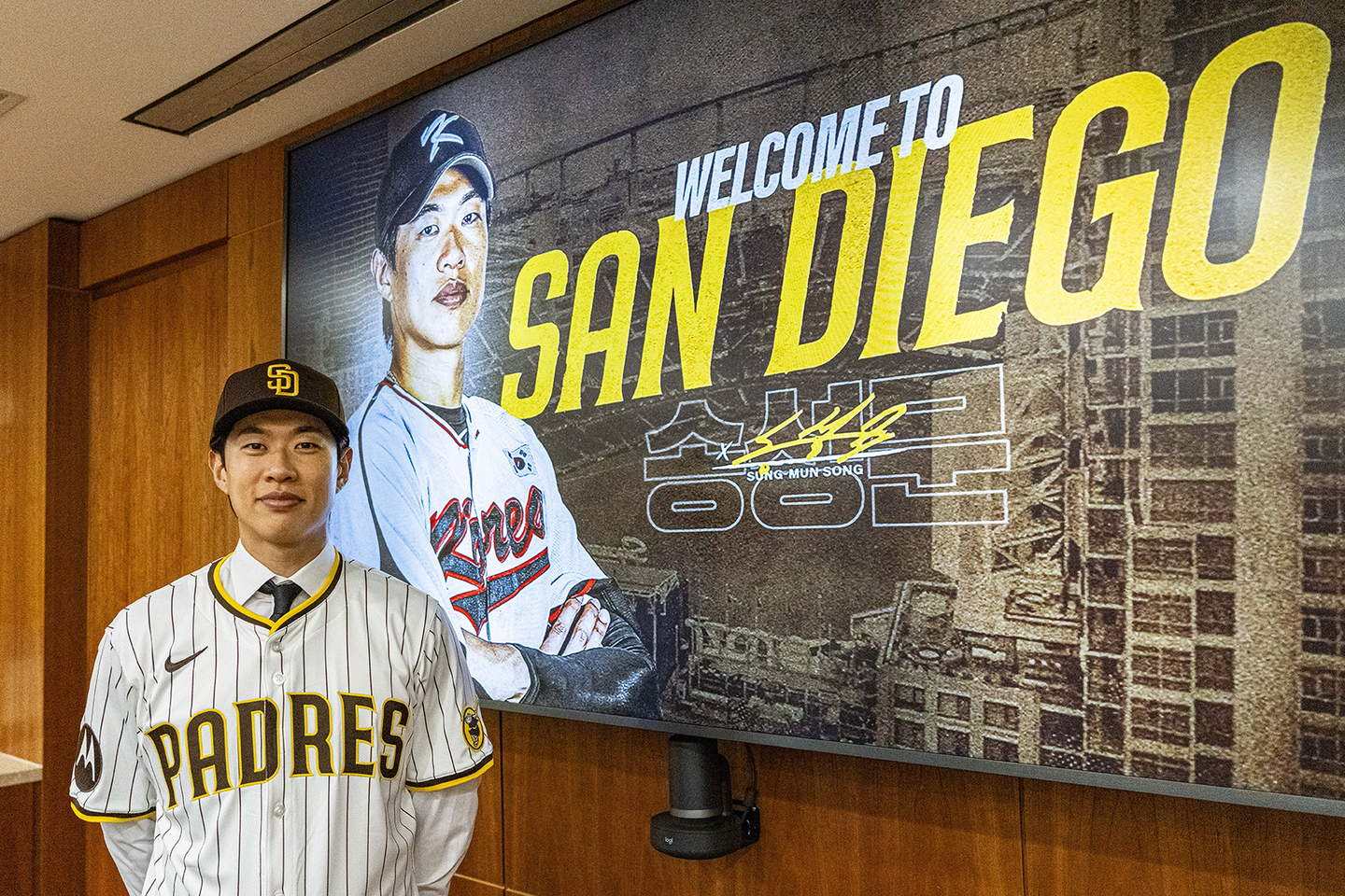 Song Sung-mun poses in a San Diego Padres jersey in a photo shared by the MLB team on Dec. 23, 2025. [YONHAP] 