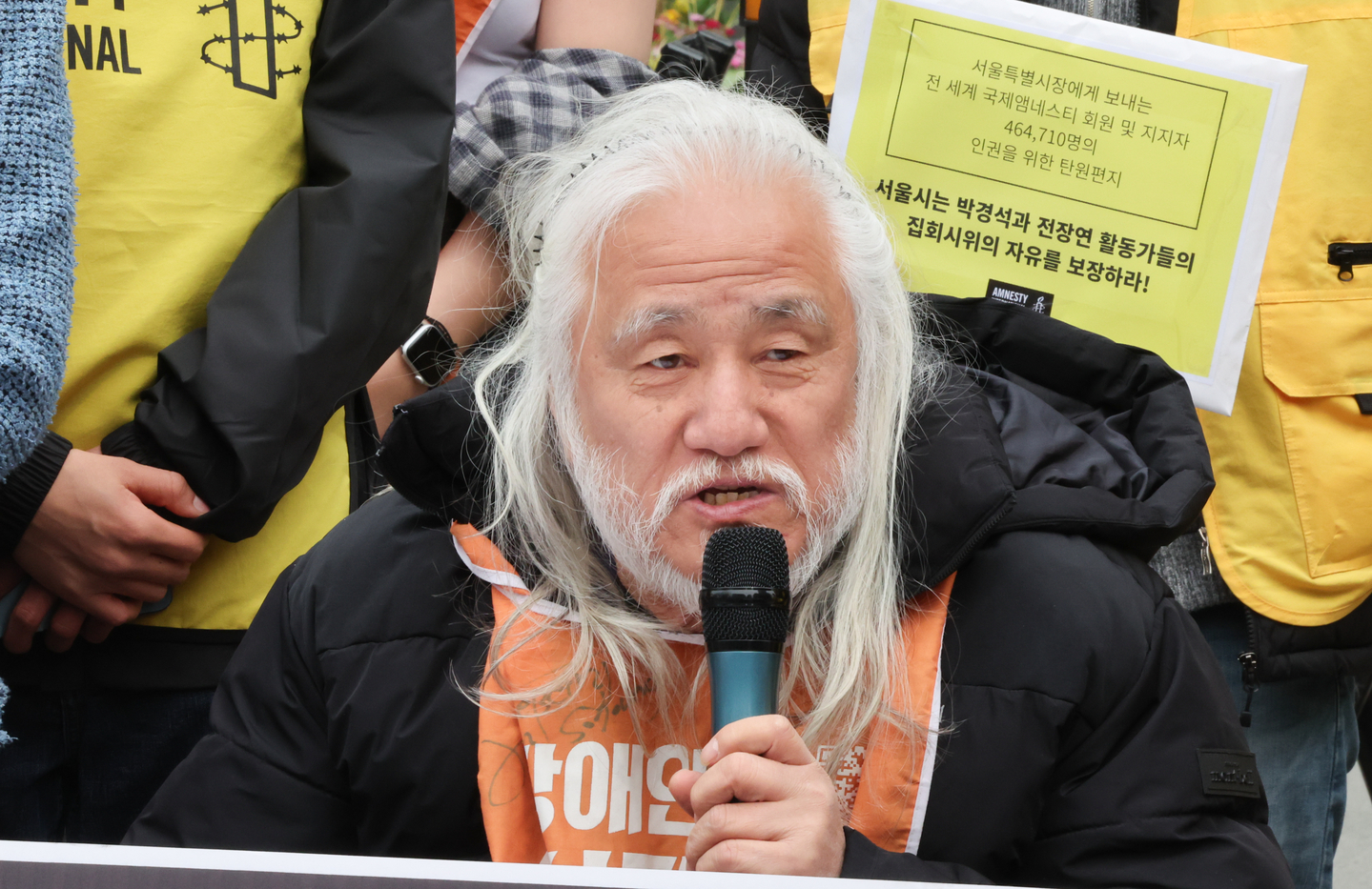 Park Kyung-seok, head of the Solidarity Against Disability Discrimination (SADD), speaks at a press conference in front of Seoul City Hall on April 2, 2025. [NEWS1]