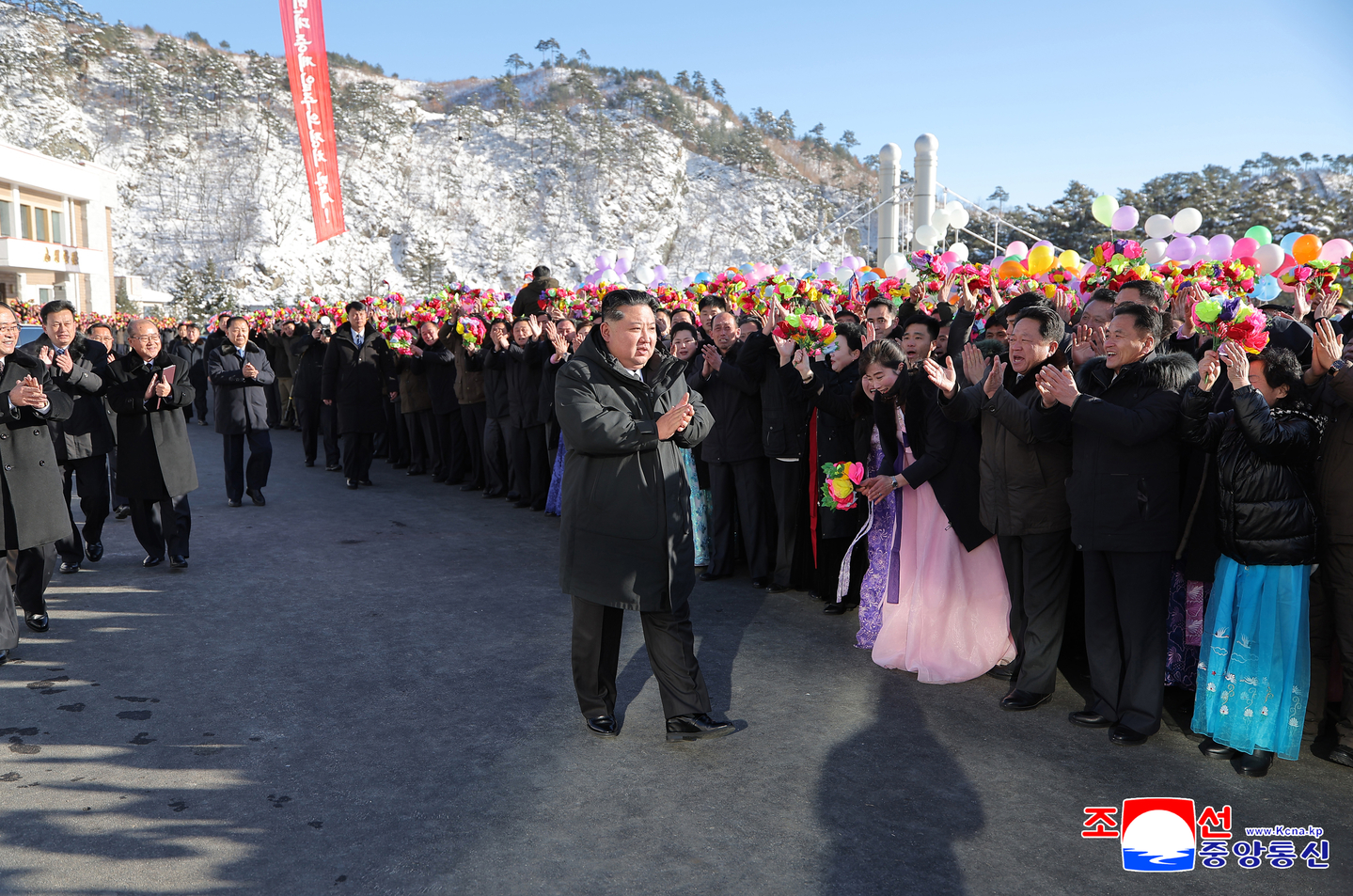 North Korean leader Kim Jong-un, center, attends a ceremony inaugurating a hot spring resort in North Hamgyong Province on Jan. 20, 2026, in this Korean Central News Agency photo published the following day. [YONHAP] 