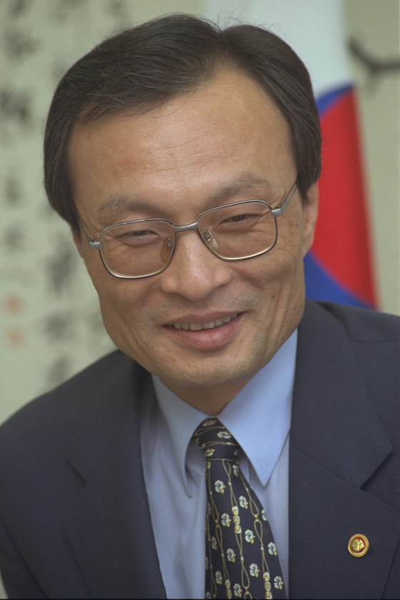 Lee Hae-chan during the Roh Moo-hyun presidency [JONGANG ILBO]