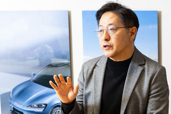 Cho In-chul, head of BYD Korea’s passenger vehicle division, speaks during an interview with the JoongAng Ilbo at a BYD showroom in Mapo District, western Seoul, on Jan. 22. [WOO SANG-JO]