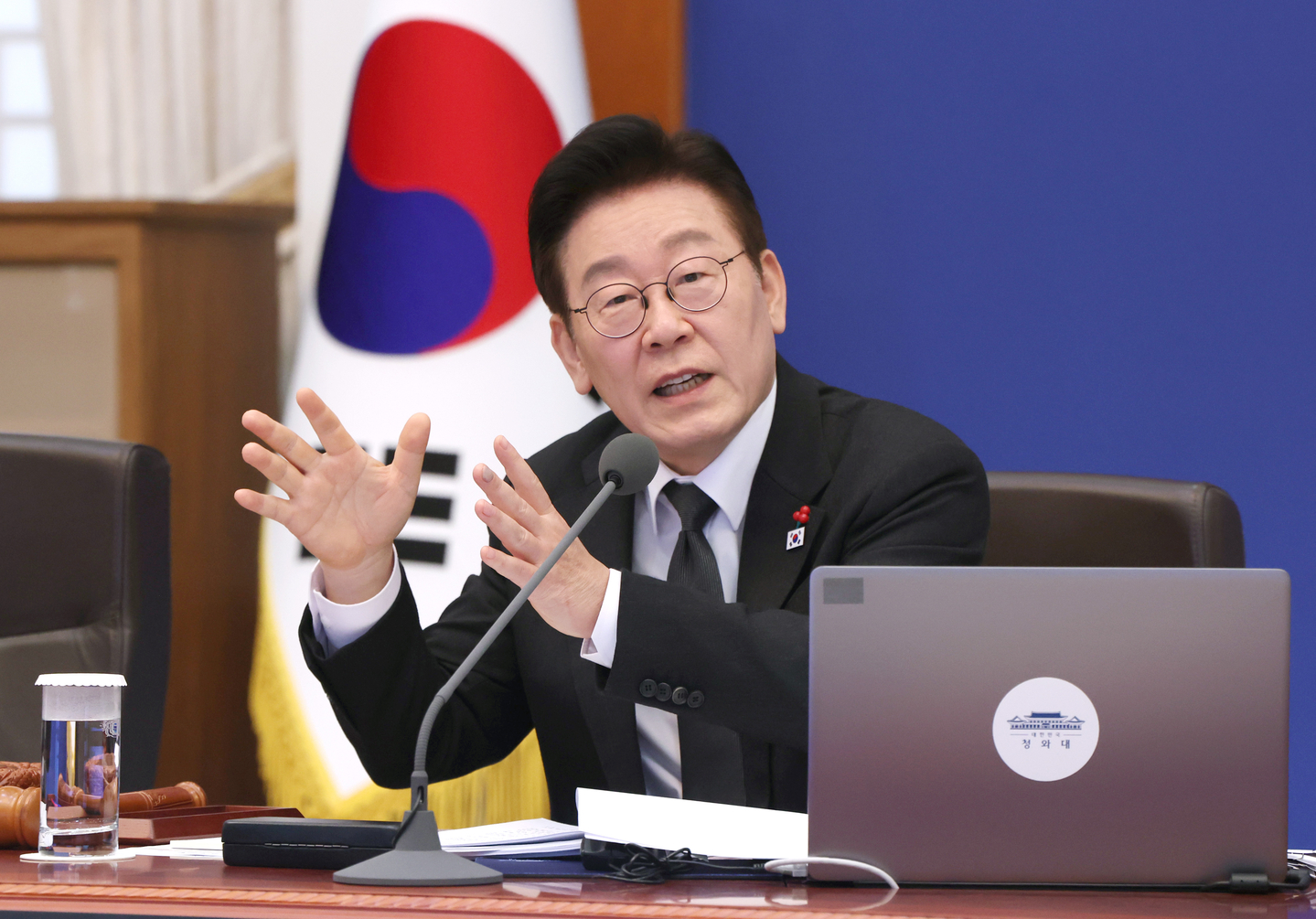 President Lee Jae Myung speaks during a Cabinet meeting at the Blue House in central Seoul on Jan. 27. [JOINT PRESS CORPS]