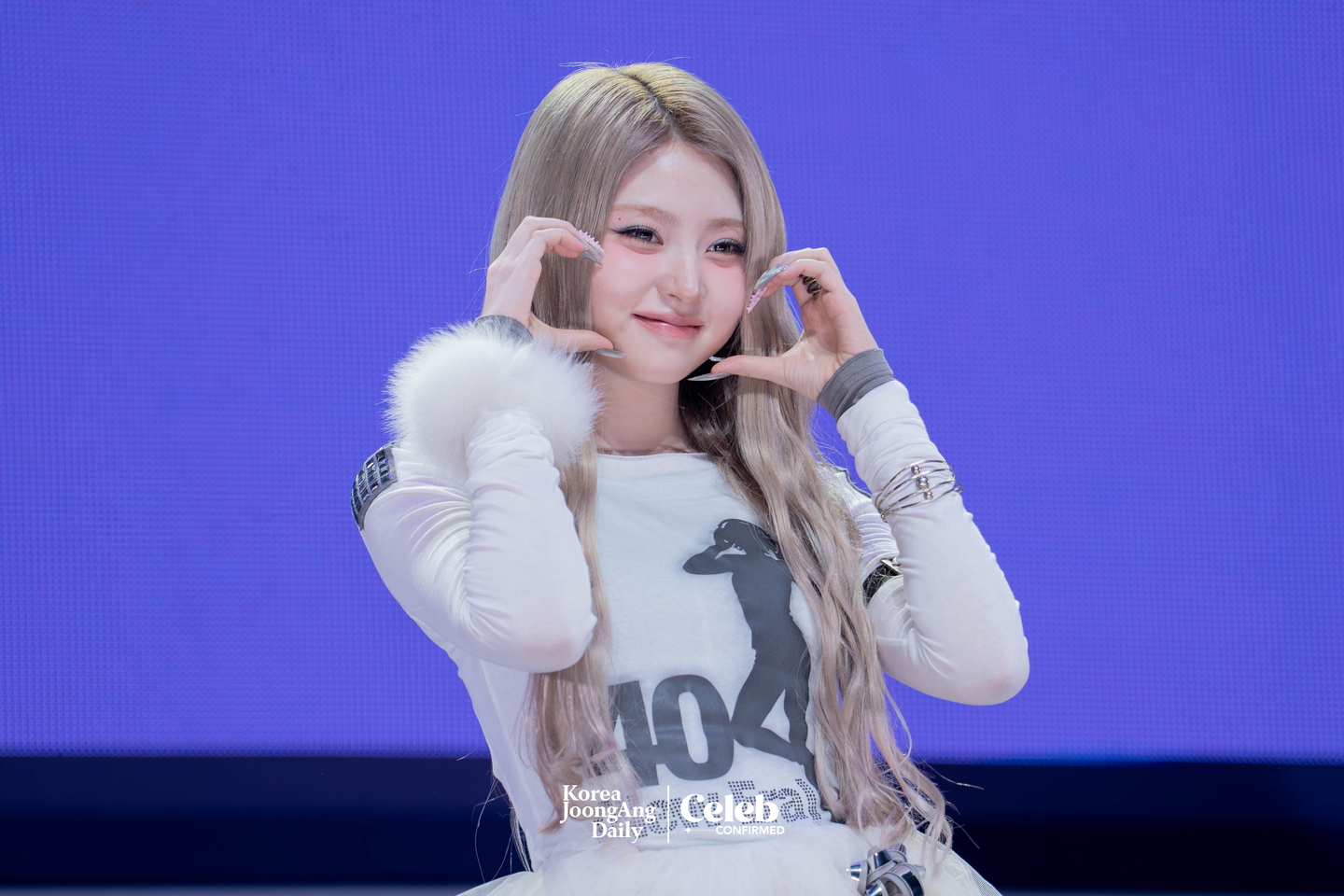 KiiiKiii’s Haum poses for photos during a showcase for the release of the group’s second EP, “Delulu Pack,” at Yes24 Live Hall in eastern Seoul on Jan. 26 [DANIELA GONZALEZ PEREZ]
