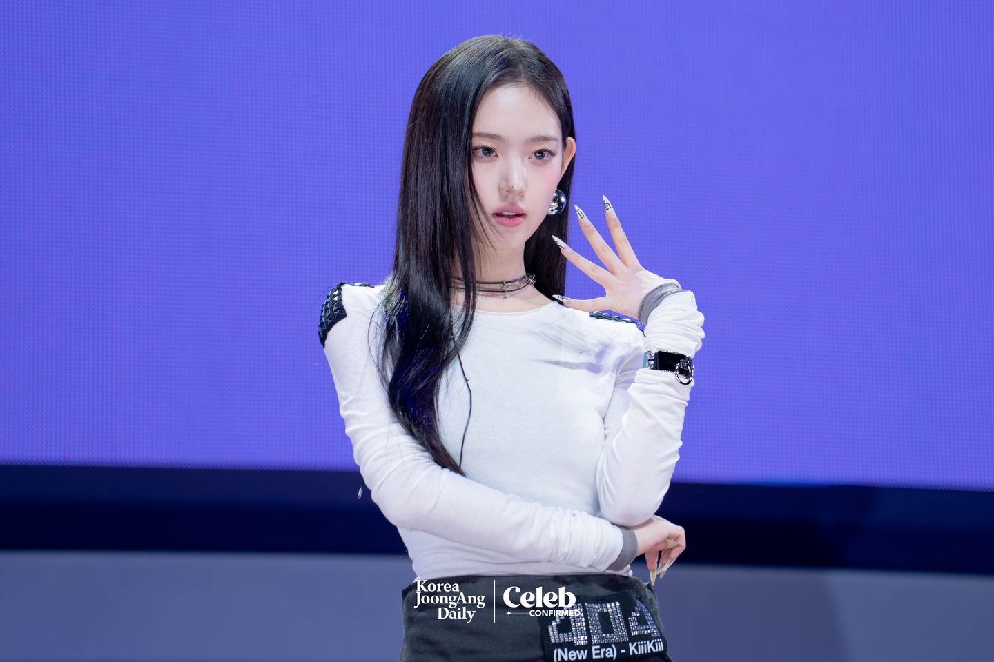 KiiiKiii’s Leesol poses for photos during a showcase for the release of the group’s second EP, “Delulu Pack,” at Yes24 Live Hall in eastern Seoul on Jan. 26 [DANIELA GONZALEZ PEREZ]