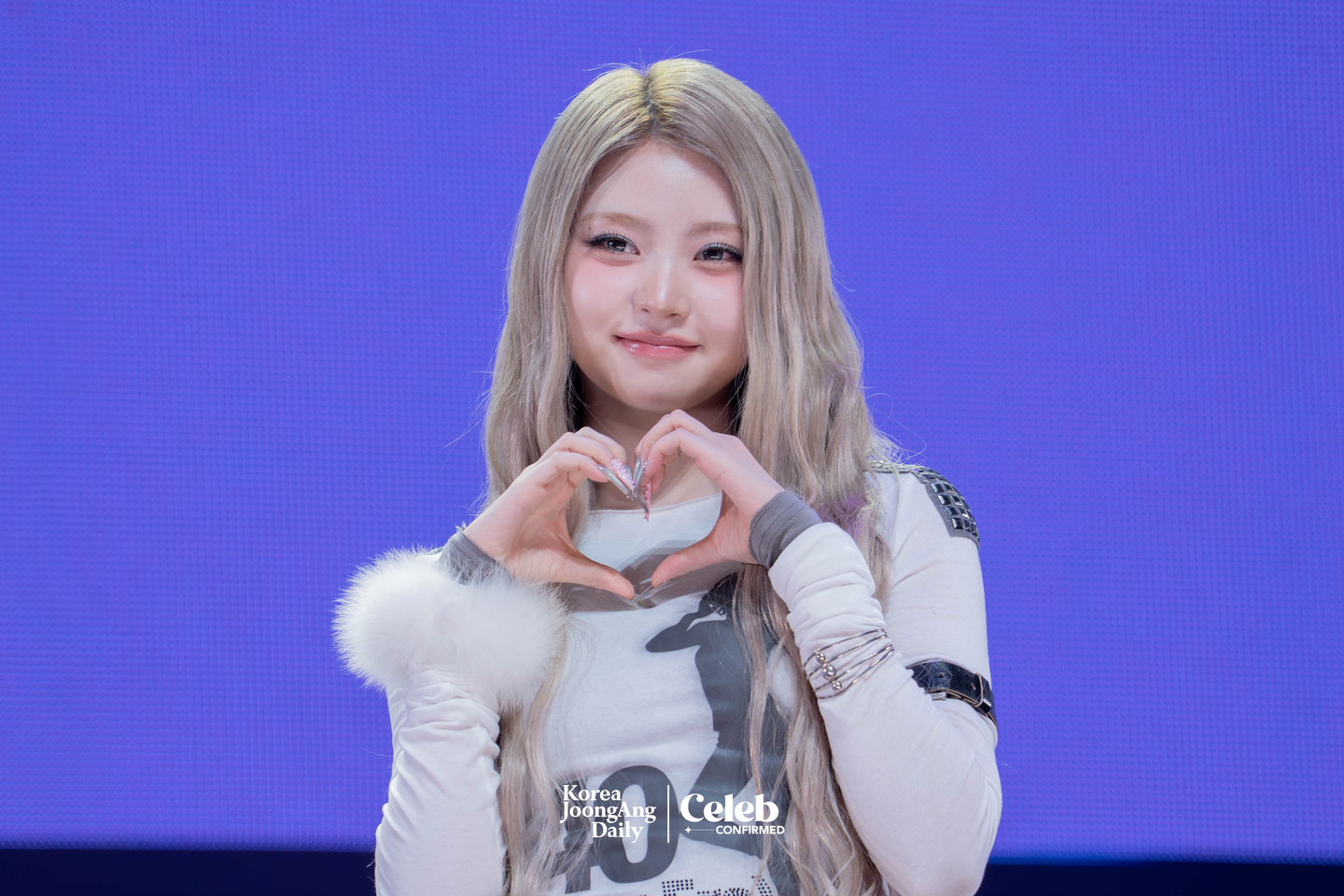KiiiKiii’s Haum poses for photos during a showcase for the release of the group’s second EP, “Delulu Pack,” at Yes24 Live Hall in eastern Seoul on Jan. 26 [DANIELA GONZALEZ PEREZ]