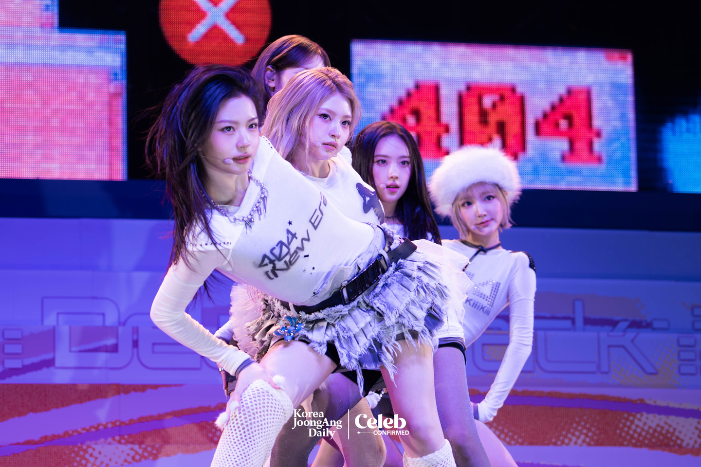 Girl group KiiiKiii performs the lead track “404 (New Era)” during a showcase for the release of its second EP, “Delulu Pack,” at Yes24 Live Hall in eastern Seoul on Jan. 26. [DANIELA GONZALEZ PEREZ]