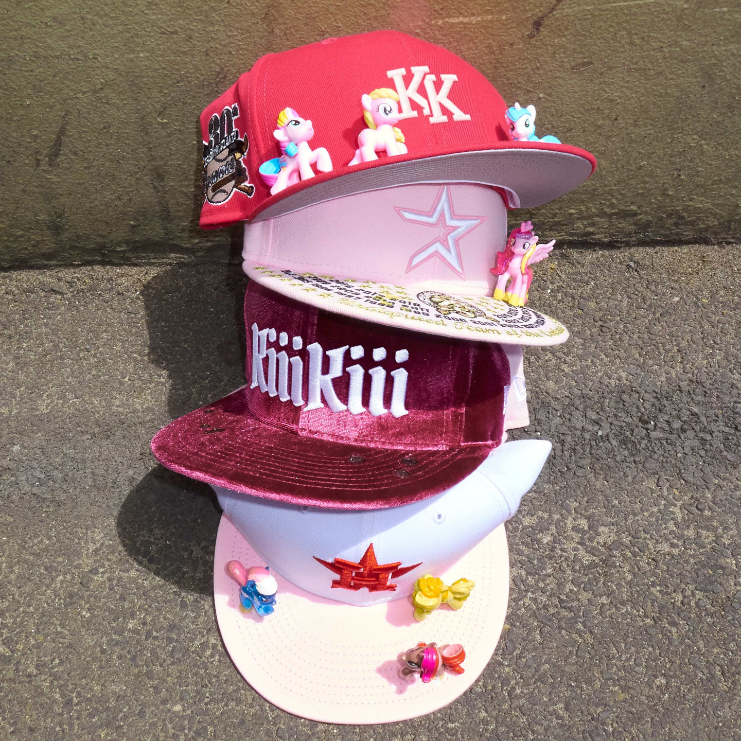 KiiiKiii's second EP, ″Delulu Pack″ [STARSHIP ENTERTAINMENT]