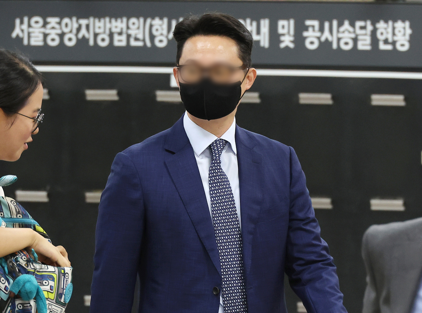Yun Young-ho, former head of the Unification Church’s global headquarters, appears at the Seoul Central District Court in southern Seoul on July 30, 2025, for a hearing on his arrest warrant. [YONHAP]