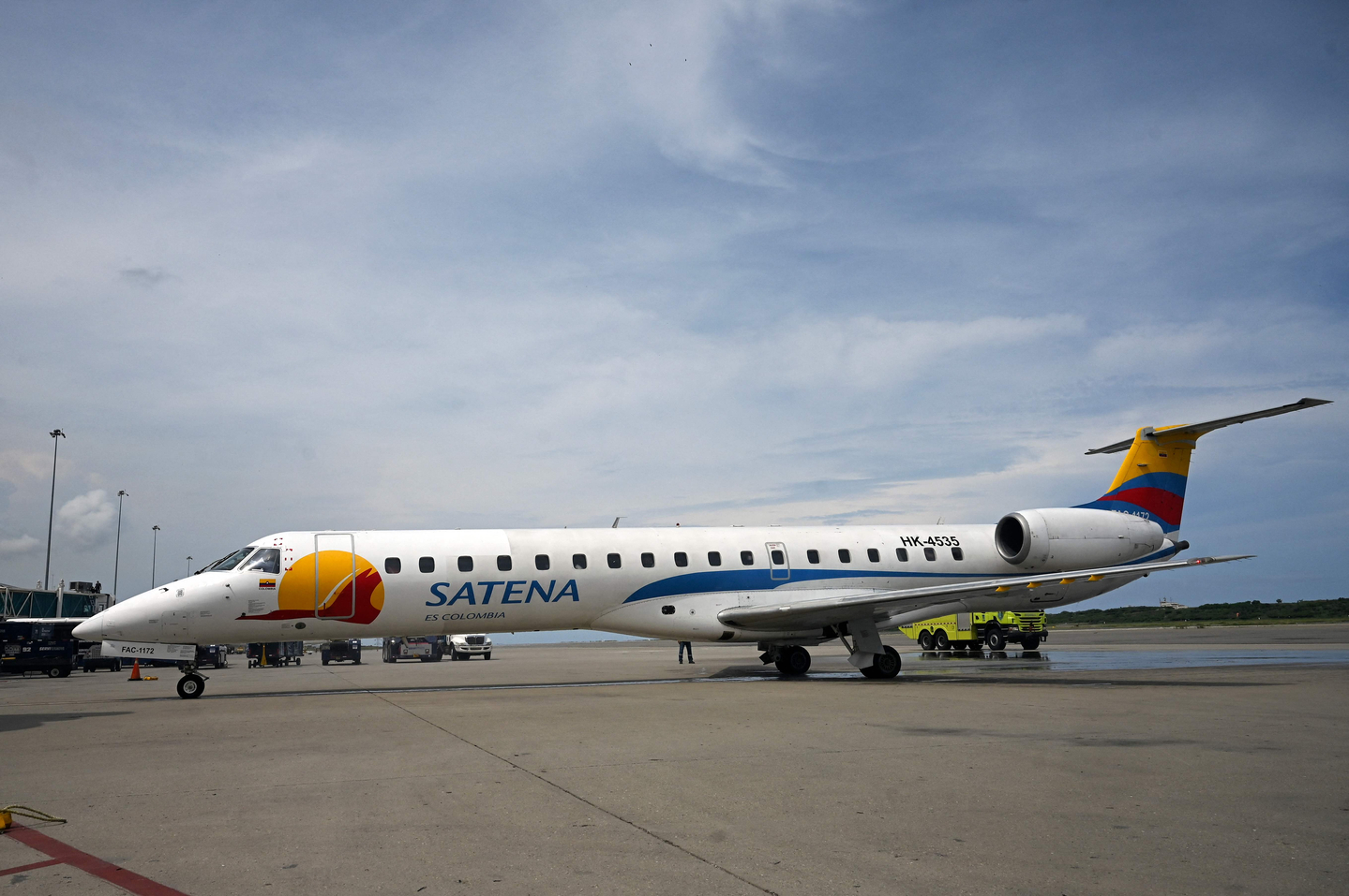 In this file photo, a Satena Airlines aircraft covering the route Bogota-Caracas is pictured upon arrival at Simon Bolivar International Airport in Maiquetia, La Guaira State, Venezuela, on November 9, 2022. [AFP/YONHAP] 