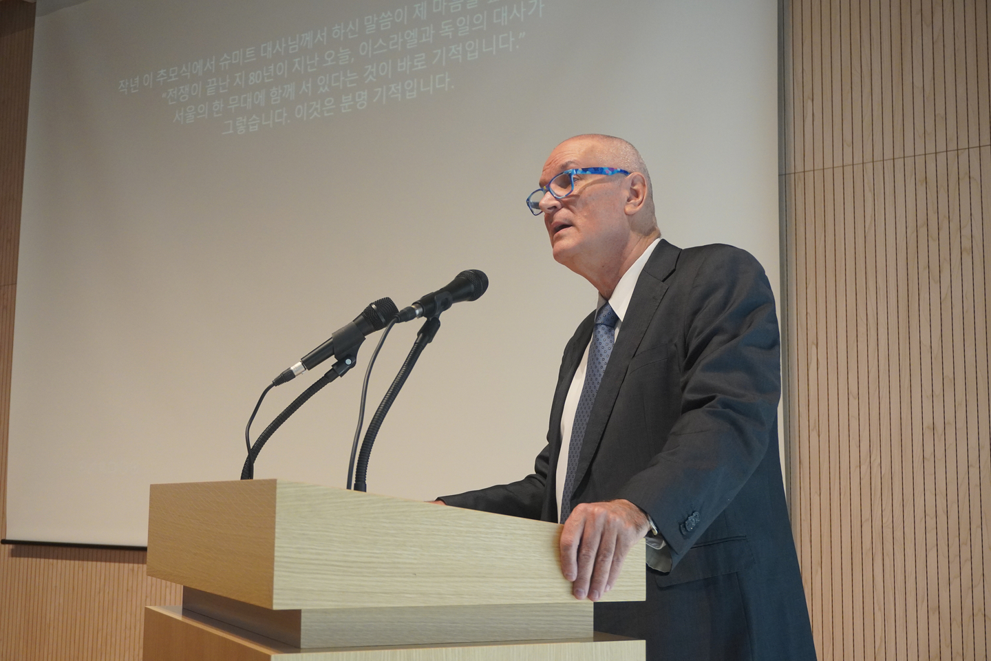Israeli Ambassador to Korea Rafael Harpaz speaks during the International Holocaust Remembrance Day ceremony hosted by the Israeli and German embassies at the National Museum of Korean Democracy in Yongsan District, central Seoul, on Jan. 27. [EMBASSY OF ISRAEL]