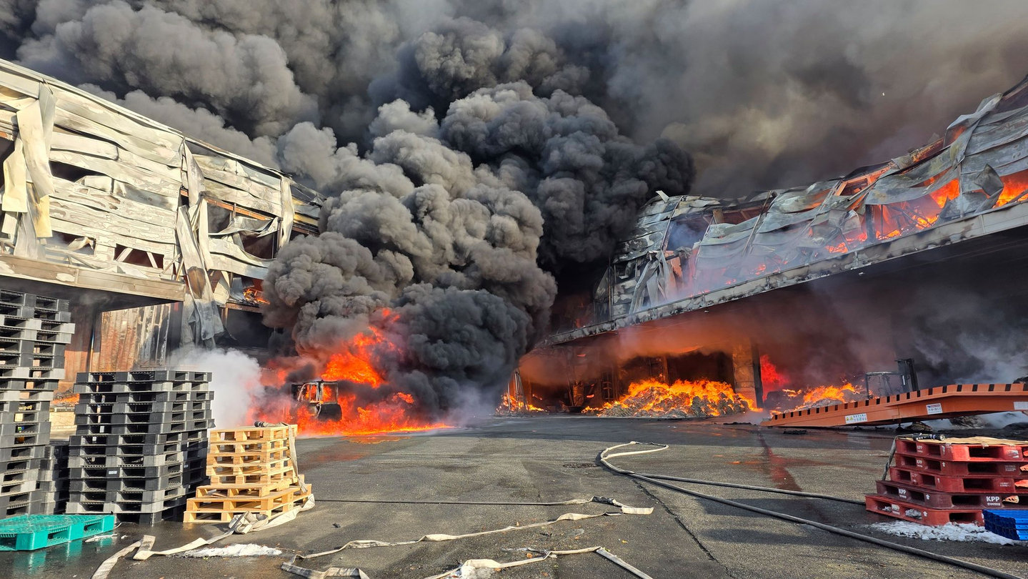 A fire burns at a materials factory in Duseong-ri, Maengdong-myeon, Eumseong County, North Chungcheong, on Jan. 30. [NEWS1]