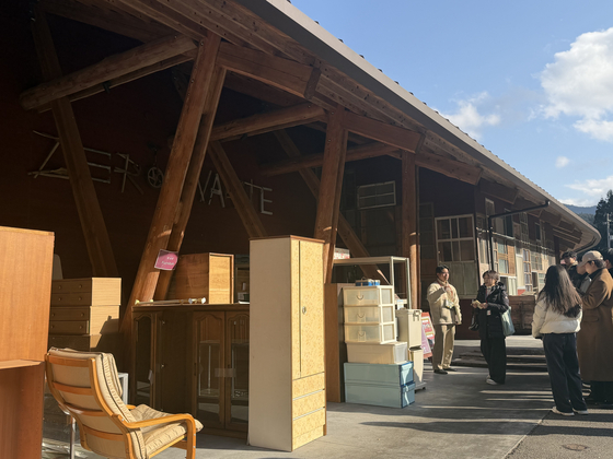 A group of Korean students visits the Kamikatsu Zero Waste Center's thrift shop in Tokushima Prefecture in Japan on Jan. 26. [LEE SOO-JUNG]