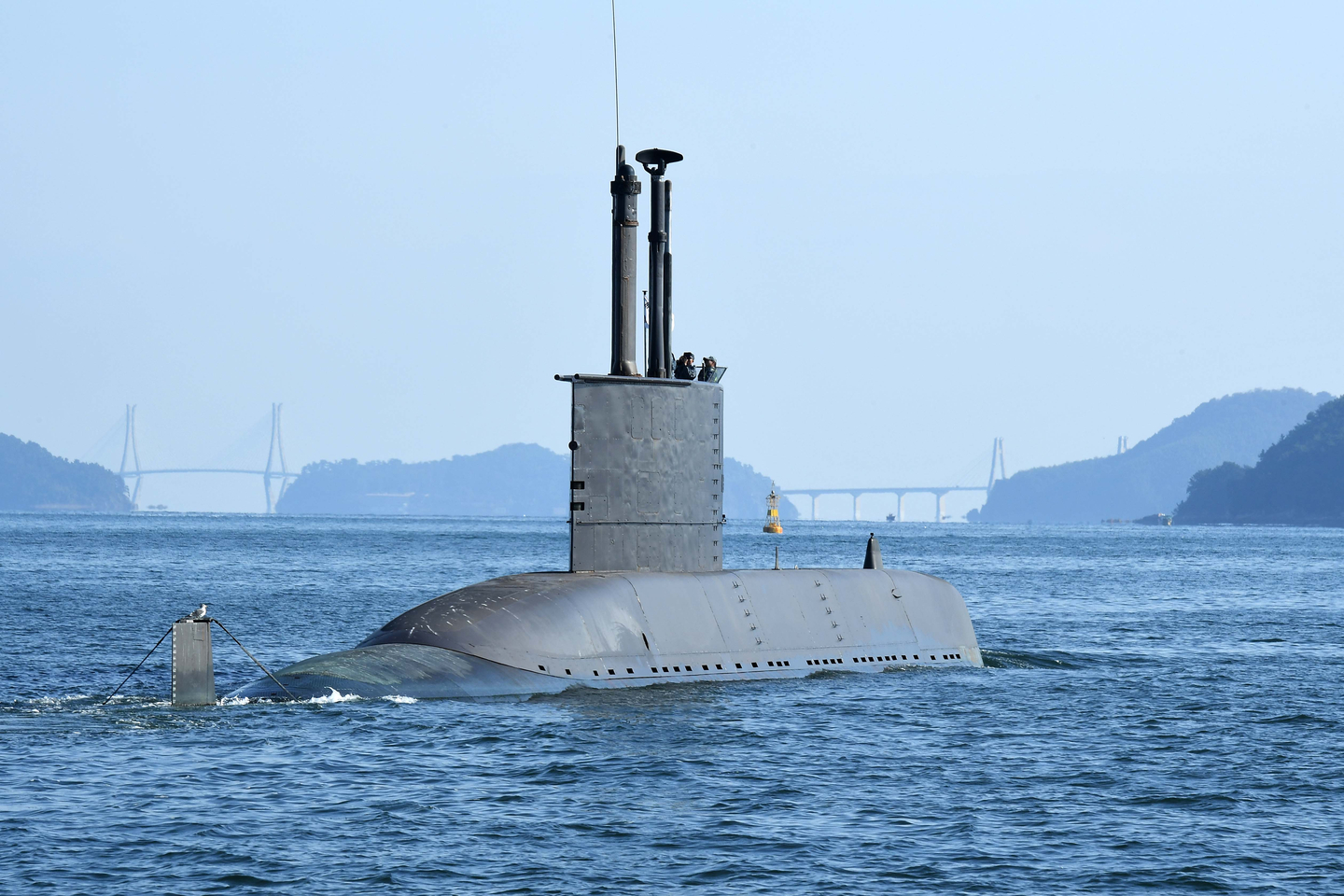 The Jang Bogo-class submarine departs Jinhae Naval Base Command in Changwon, South Gyeongsang, on its final voyage on Nov. 19, 2025. [YONHAP]