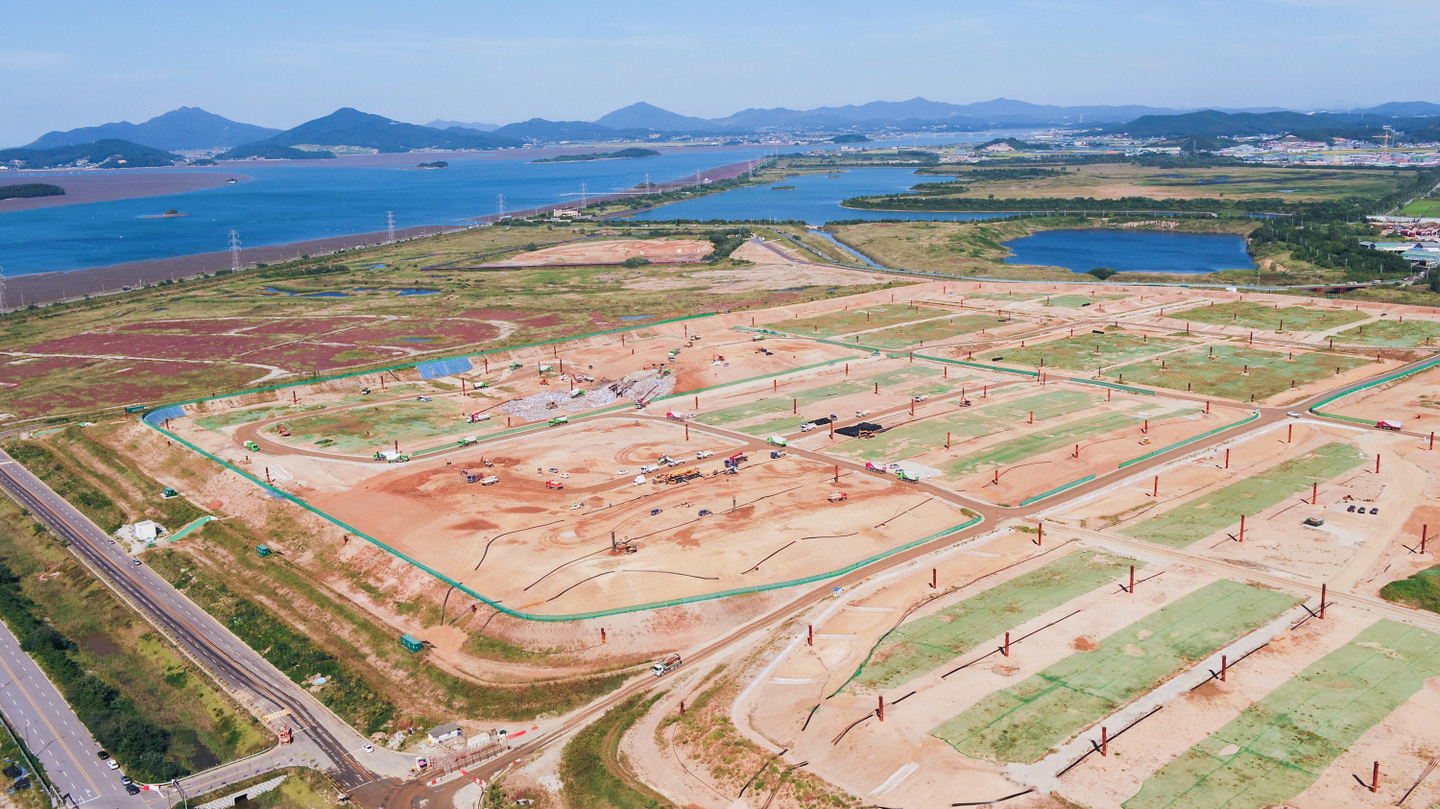 The Sudokwon landfill site, where direct landfilling will be banned starting in 2026. [SUDOKWON LANDFILL SITE MANAGEMENT CORP.]