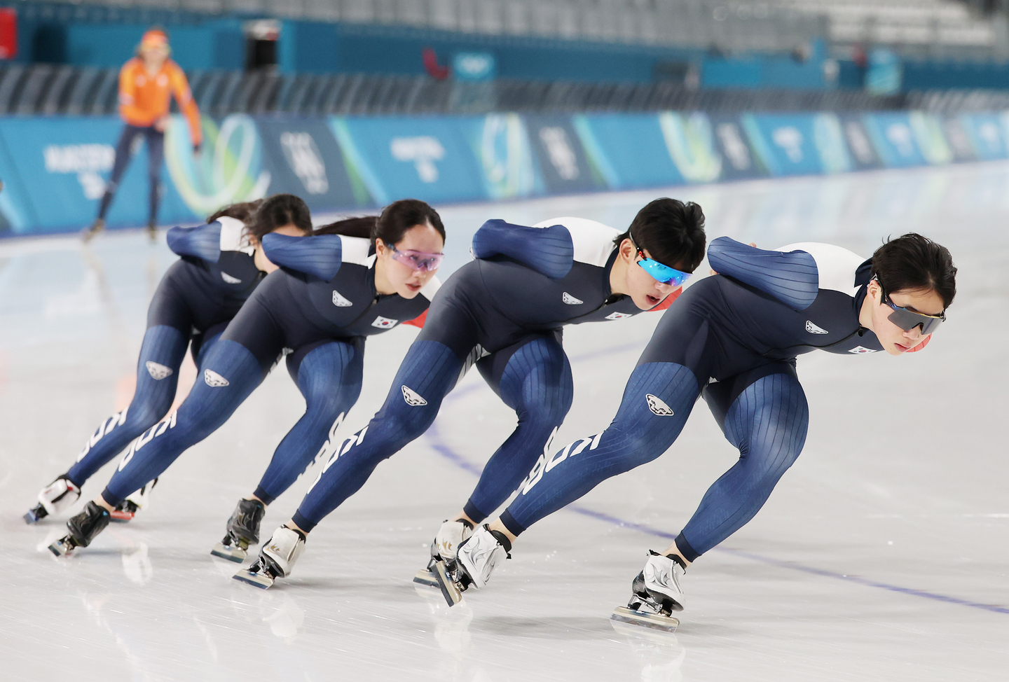 Members of the Korean speed skating team for the 2026 Winter Olympics train at Milano Speed Skating Stadium in Milan on Feb. 2. From right, Cho Seung-min, Chung Jae-won, Park Ji-woo and Lim Lee-won. [YONHAP]