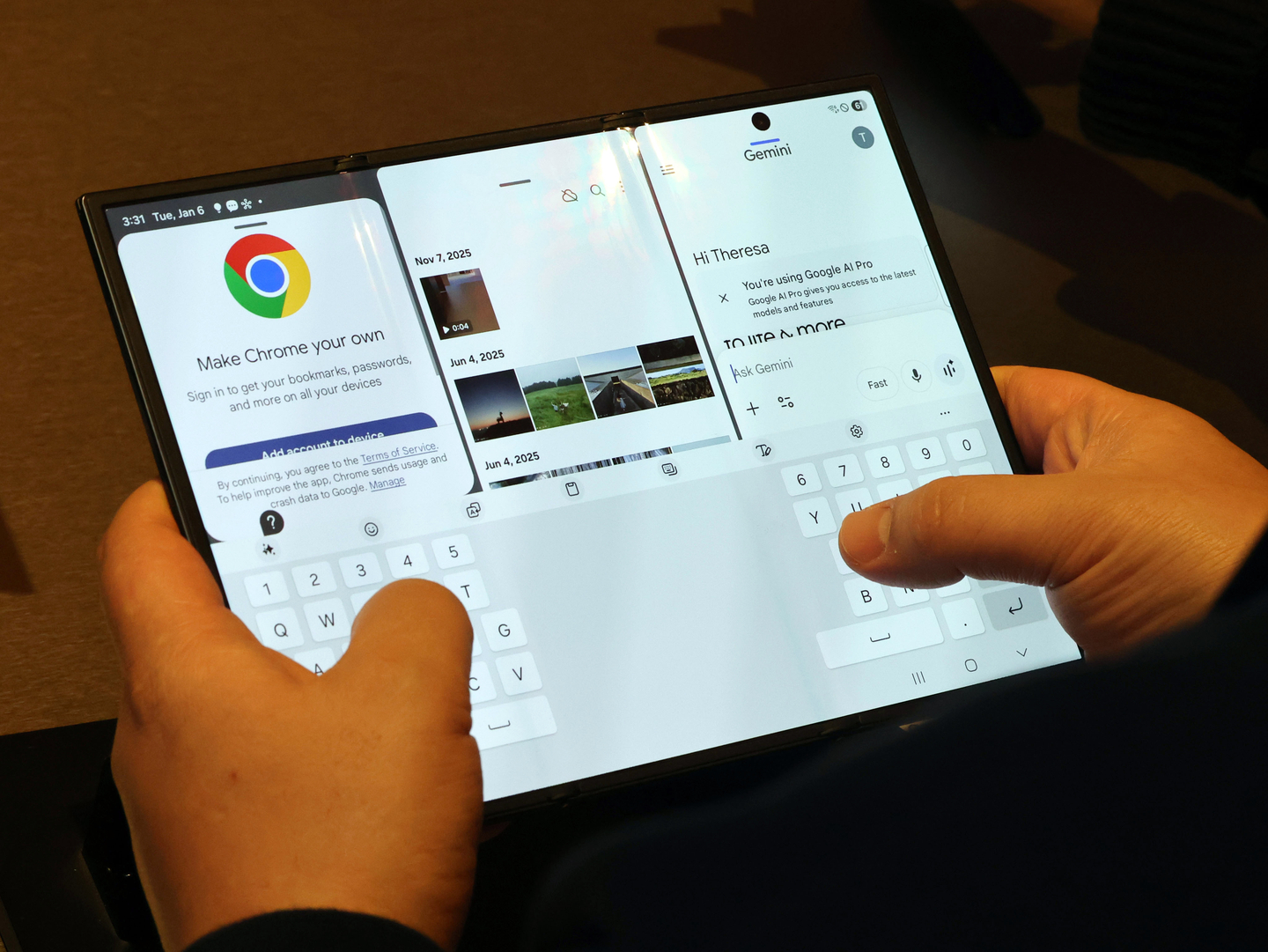 A visitor looks at the Galaxy Z TriFold at Samsung Electronics’ booth at the Wynn Hotel in Las Vegas on Jan. 6, the opening day of CES 2026, the world’s largest IT and consumer electronics trade show. [NEWS1]