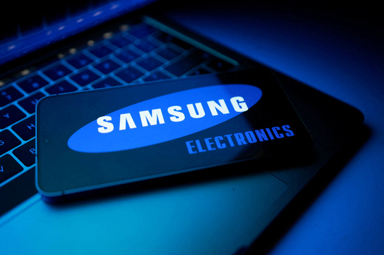 A Samsung Electronics logo appears in this illustration made on Aug. 25, 2025. [REUTERS/YONHAP]
