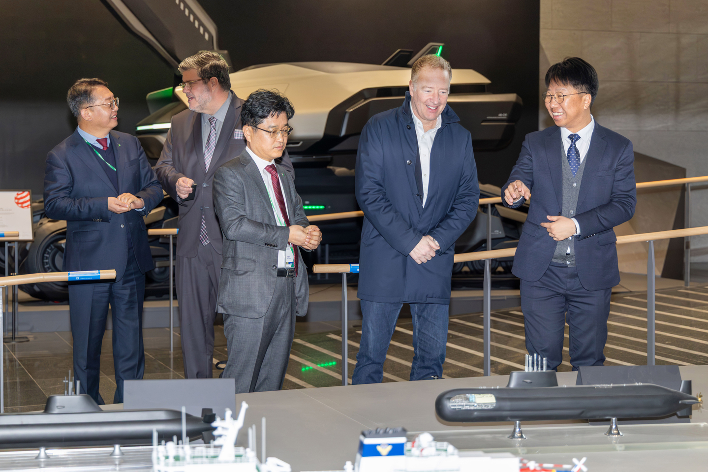 Canada’s Minister of National Defense Procurement Stephen Fuhr, second from right, listens to explanation from HD Hyundai official at HD Hyundai's Global Research & Development Center in Pangyo, Gyeonggi, on Feb. 4. [HD HYUNDAI]