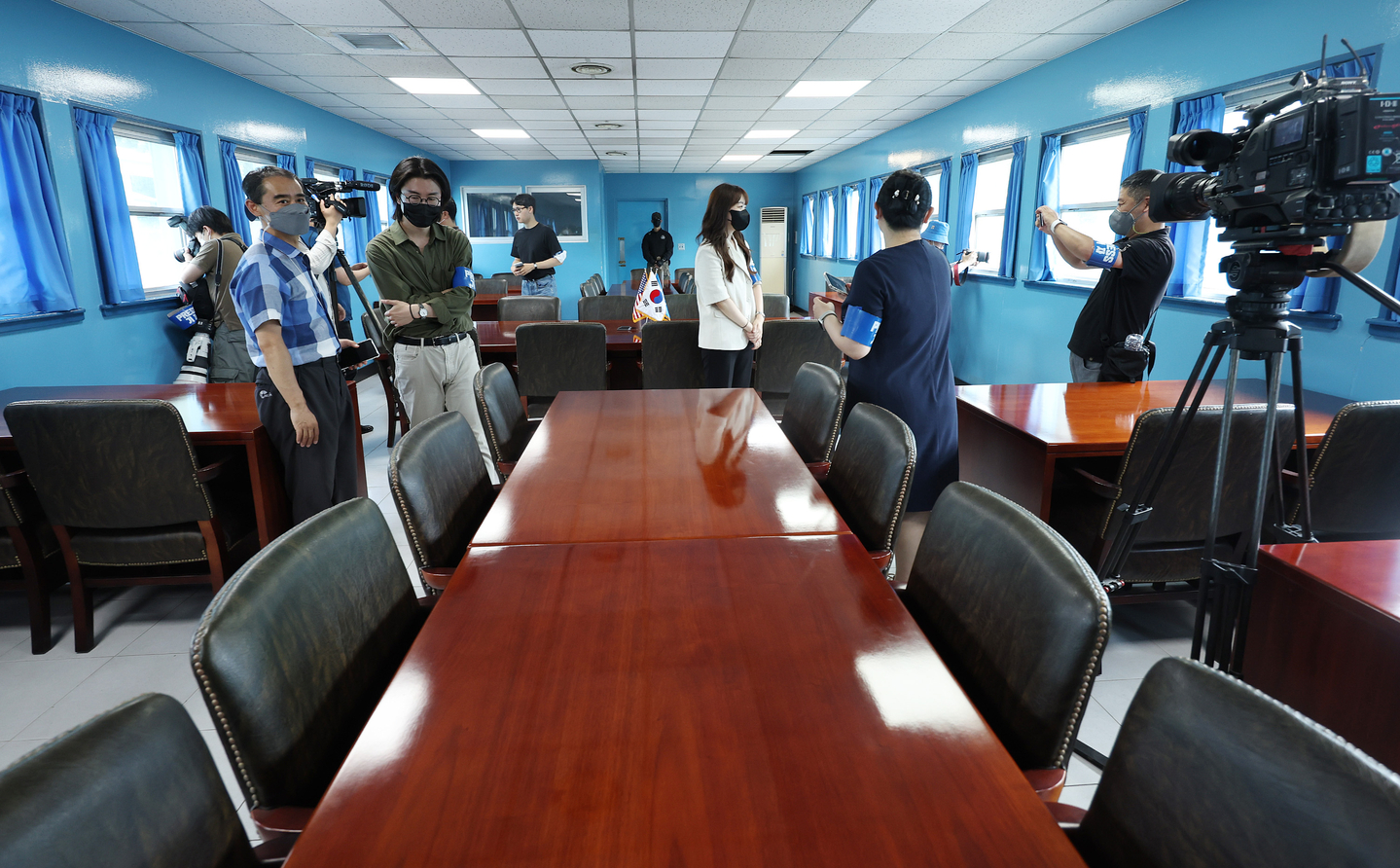 A meeting room inside the Joint Security Area at the border village of Panmunjom is seen on July 19, 2022. [JOONGANG ILBO]