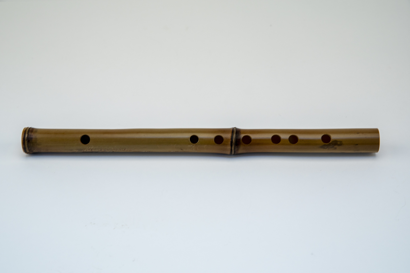 A life-size 3-D reconstructed replica, created using estimated measurements, of a transverse bamboo wind instrument that was recently unearthed in a damaged state at the site of the royal palace of the Baekje Dynasty (18 B.C. to A.D. 660) in the area now known as Buyeo County, South Chungcheong, the Buyeo National Research Institute of Cultural Heritage under the Korea Heritage Service said on Feb. 5. [KOREA HERITAGE SERVICE]