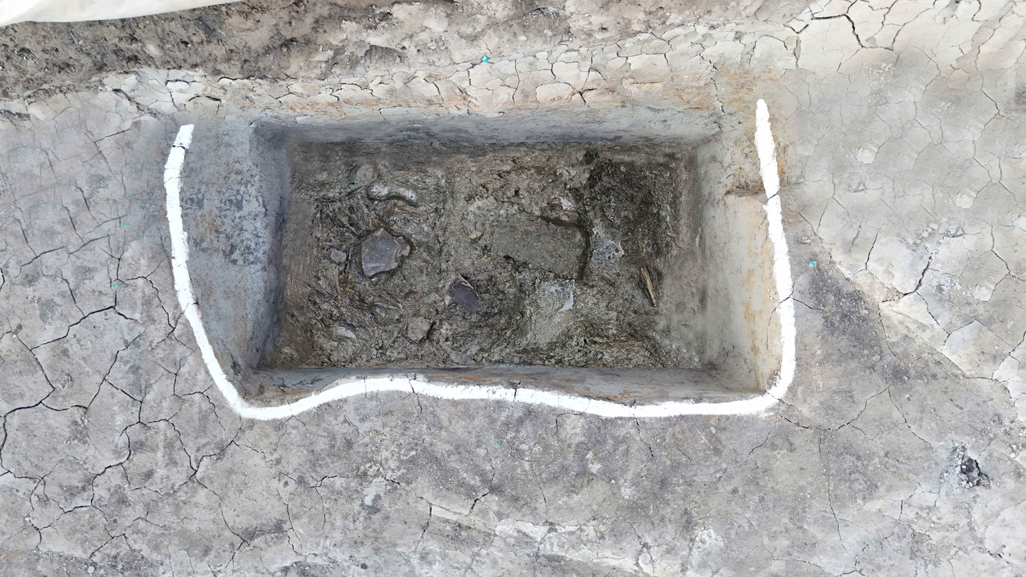 The rectangular pit where a transverse bamboo wind instrument was recently unearthed, at the site of the royal palace of the Baekje Dynasty (18 B.C. to A.D. 660) in the area now known as Buyeo County, South Chungcheong, the Buyeo National Research Institute of Cultural Heritage under the Korea Heritage Service said on Feb. 5. [BUYEO NATIONAL RESEARCH INSTITUTE OF CULTURAL HERITAGE]