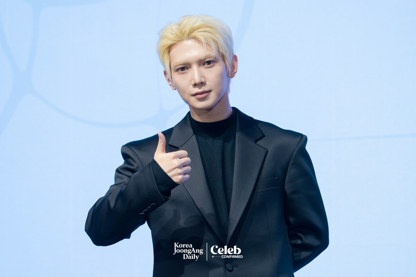 Ateez’s Yeosang poses for photos during a press conference for the release of the group’s 13th EP, “Golden Hour: Part.4,” at the Fairmont Ambassador Seoul in western Seoul on Feb. 5. [DANIELA GONZALEZ PEREZ]