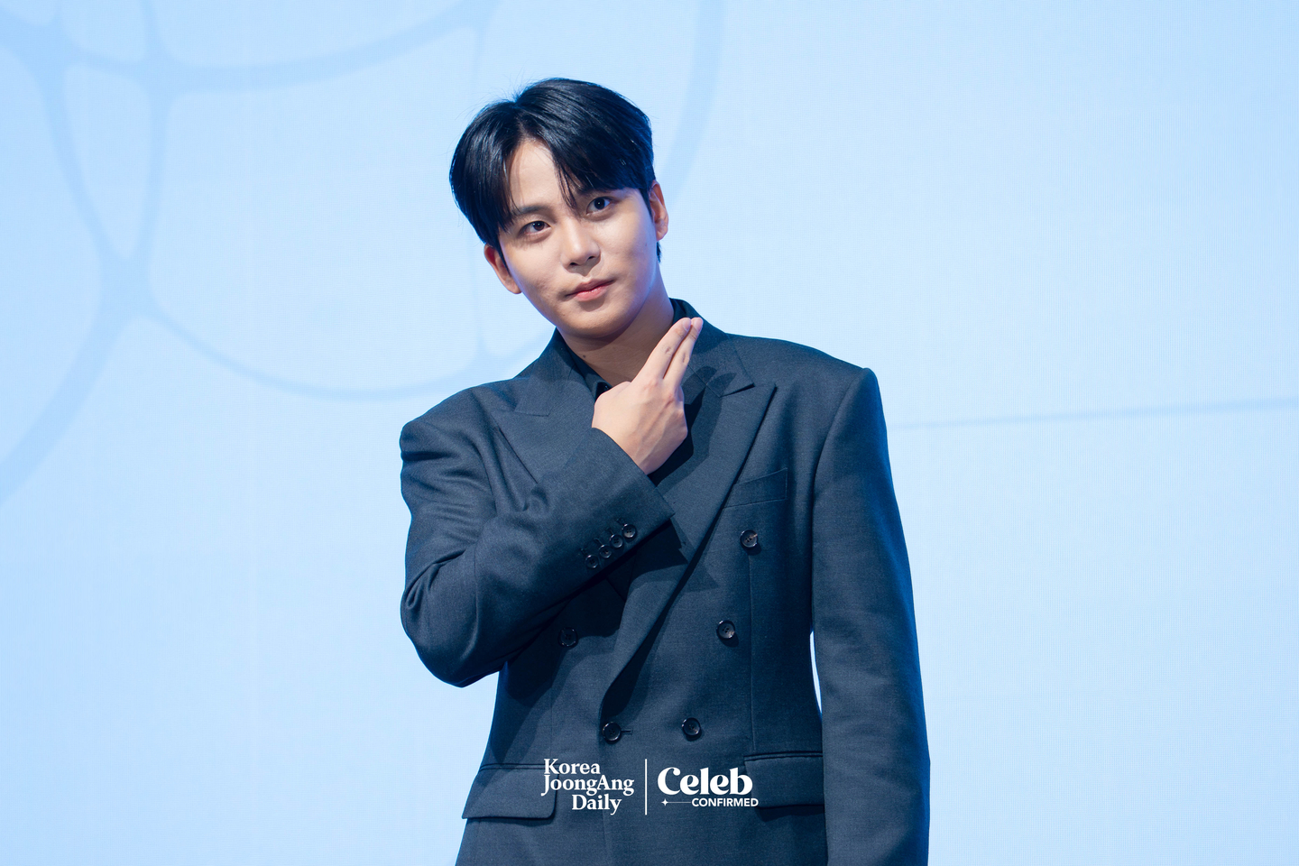 Ateez’s Jongho poses for photos during a press conference for the release of the group’s 13th EP, “Golden Hour: Part.4,” at the Fairmont Ambassador Seoul in western Seoul on Feb. 5. [DANIELA GONZALEZ PEREZ]