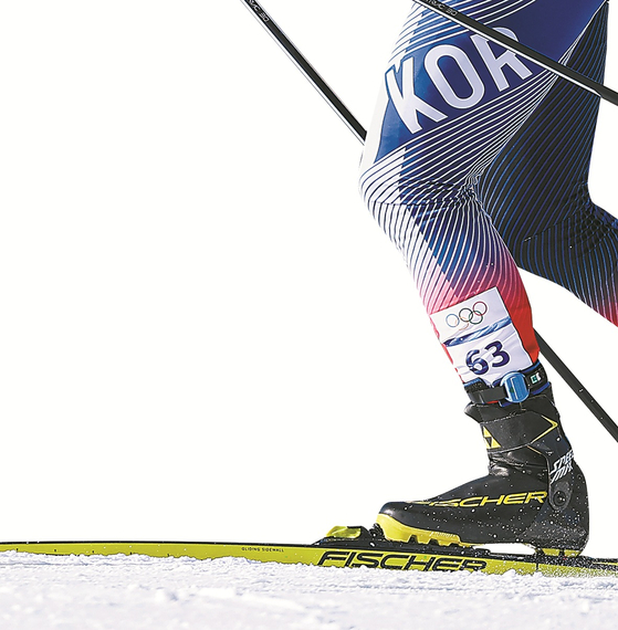 A Korean skiier at the 2022 Beijing Winter Olympics at Zhangjiakou National Cross-Country Ski Center in Hebei, China on Feb. 6, 2022. [YONHAP]