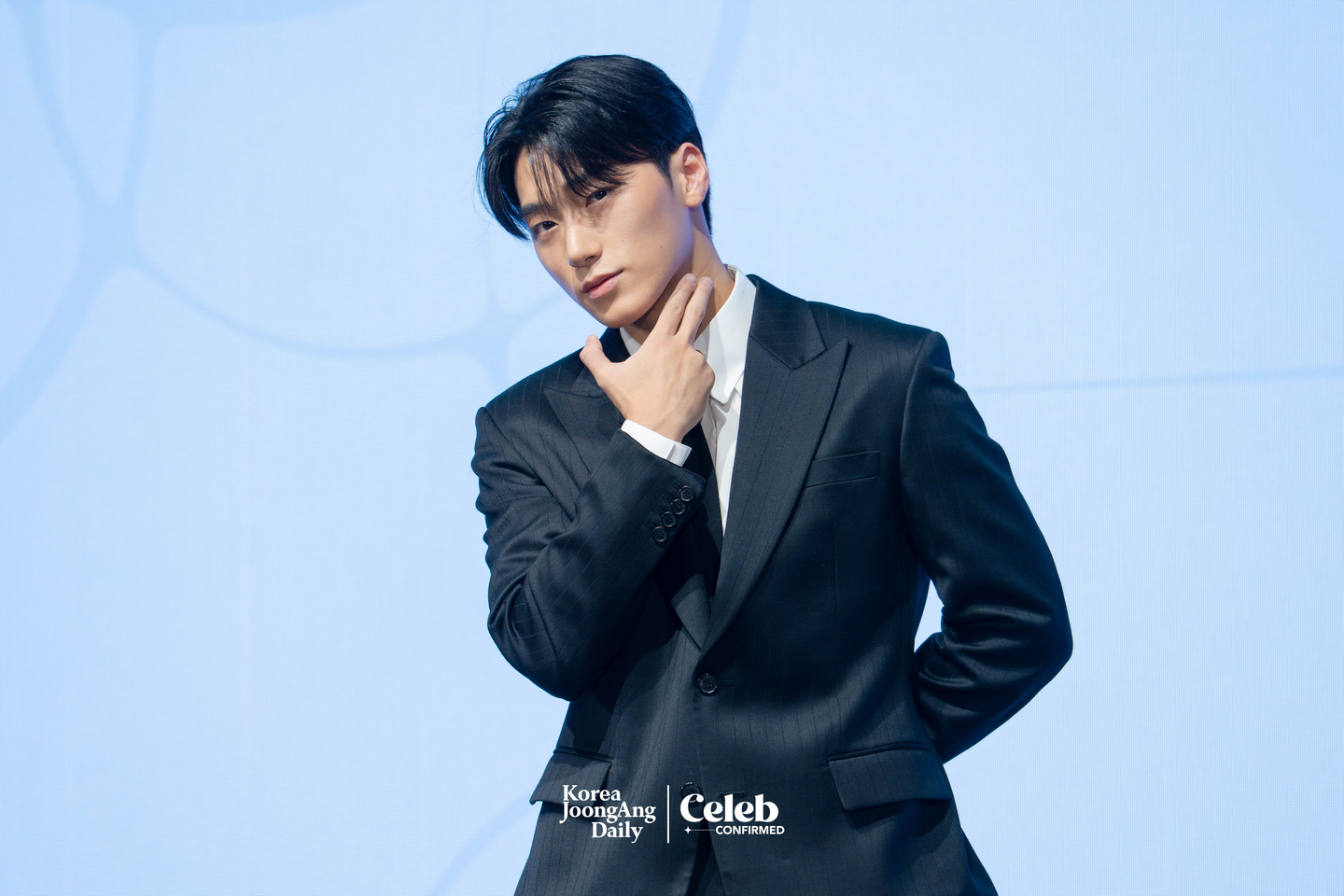 Ateez’s San poses for photos during a press conference for the release of the group’s 13th EP, “Golden Hour: Part.4,” at the Fairmont Ambassador Seoul in western Seoul on Feb. 5. [DANIELA GONZALEZ PEREZ]
