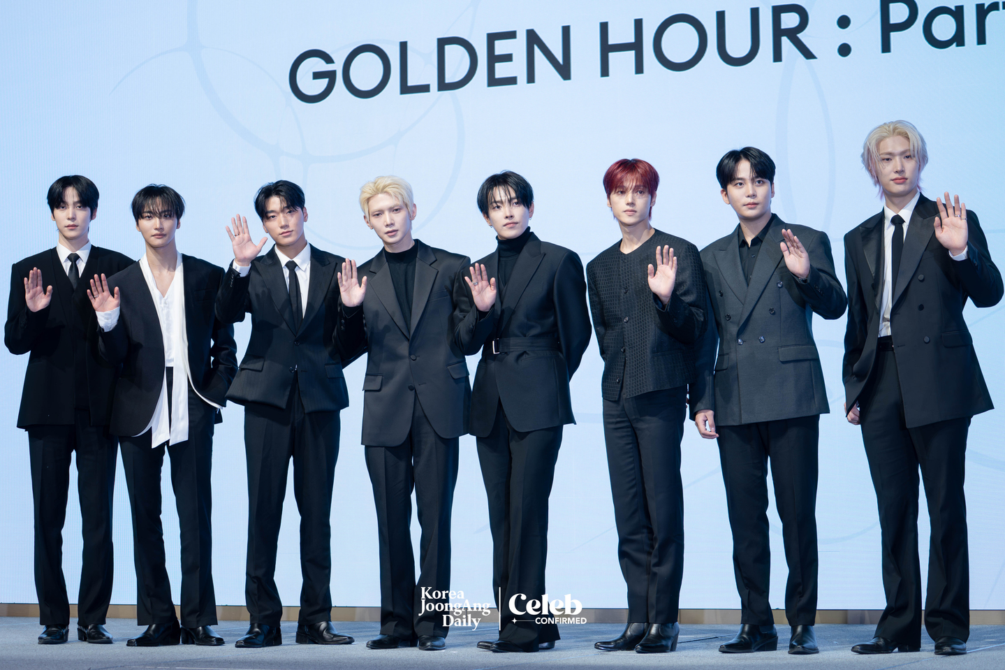 Boy band Ateez poses for photos during a press conference for the release of its 13th EP, “Golden Hour: Part.4,” at the Fairmont Ambassador Seoul in western Seoul on Feb. 5. [DANIELA GONZALEZ PEREZ]