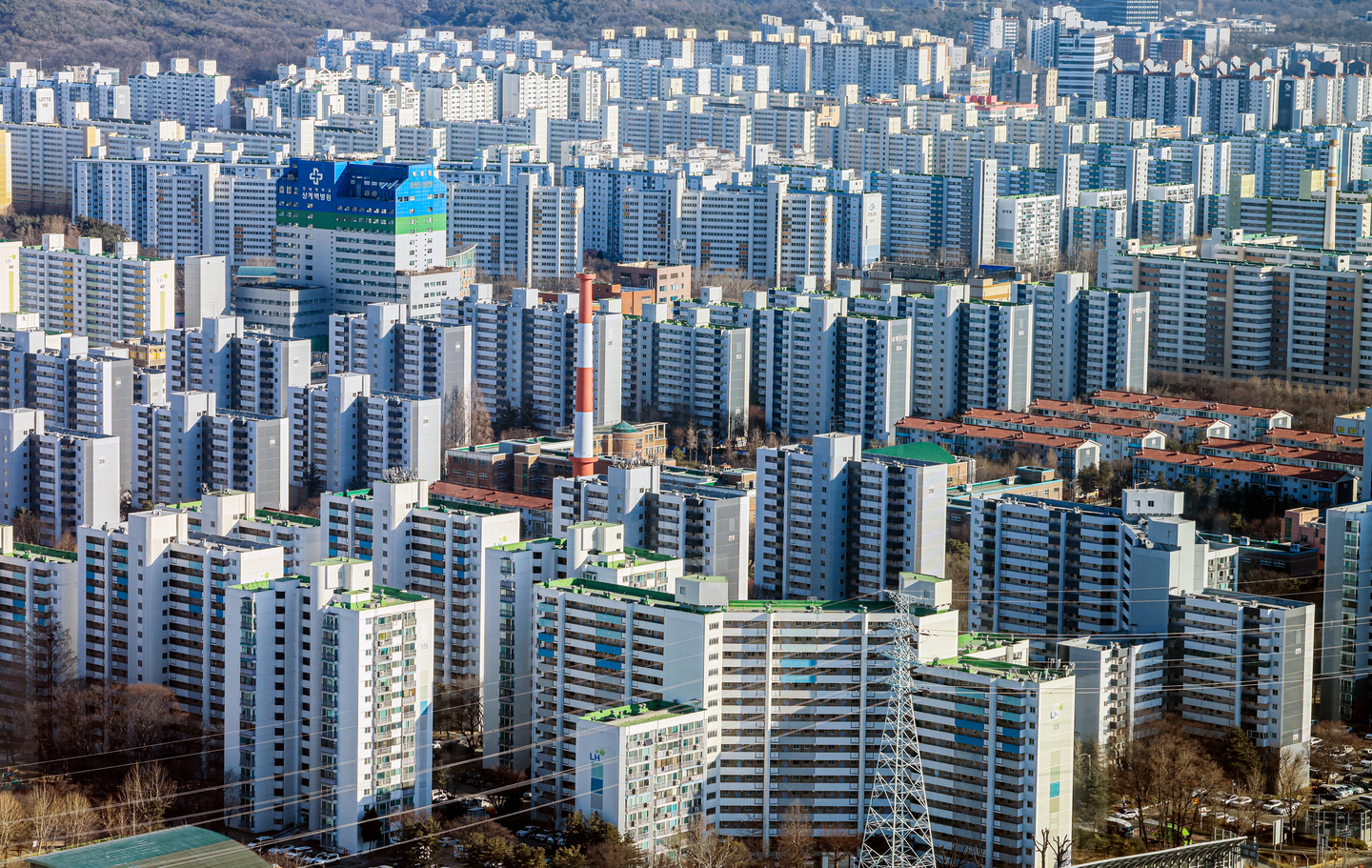 A bird's eye view of apartments in Nowon District, northern Seoul, on Jan. 29. [NEWS1]
