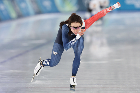Speed skater Kim Min-sun trains at Milan Speed Skating Stadium in Milan, Italy on Feb. 3 [YONHAP]