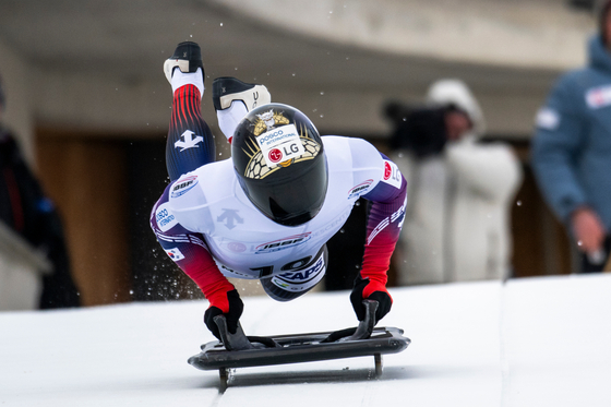 Jung Seung-gi competes in the Men's Skeleton World Cup in St. Moritz, Switzerland on Jan. 9. [AP/YONHAP]