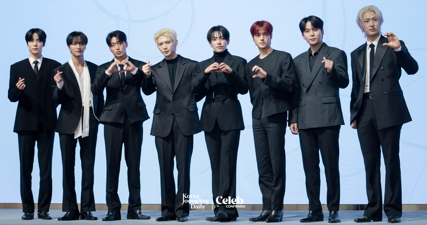 Boy band Ateez poses for photos during a press conference for the release of its 13th EP, “Golden Hour: Part.4,” at the Fairmont Ambassador Seoul in western Seoul on Feb. 5. [DANIELA GONZALEZ PEREZ]