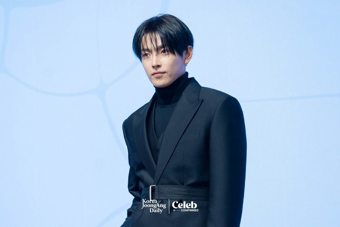 Ateez’s Hongjoong poses for photos during a press conference for the release of the group’s 13th EP, “Golden Hour: Part.4,” at the Fairmont Ambassador Seoul in western Seoul on Feb. 5. [DANIELA GONZALEZ PEREZ]