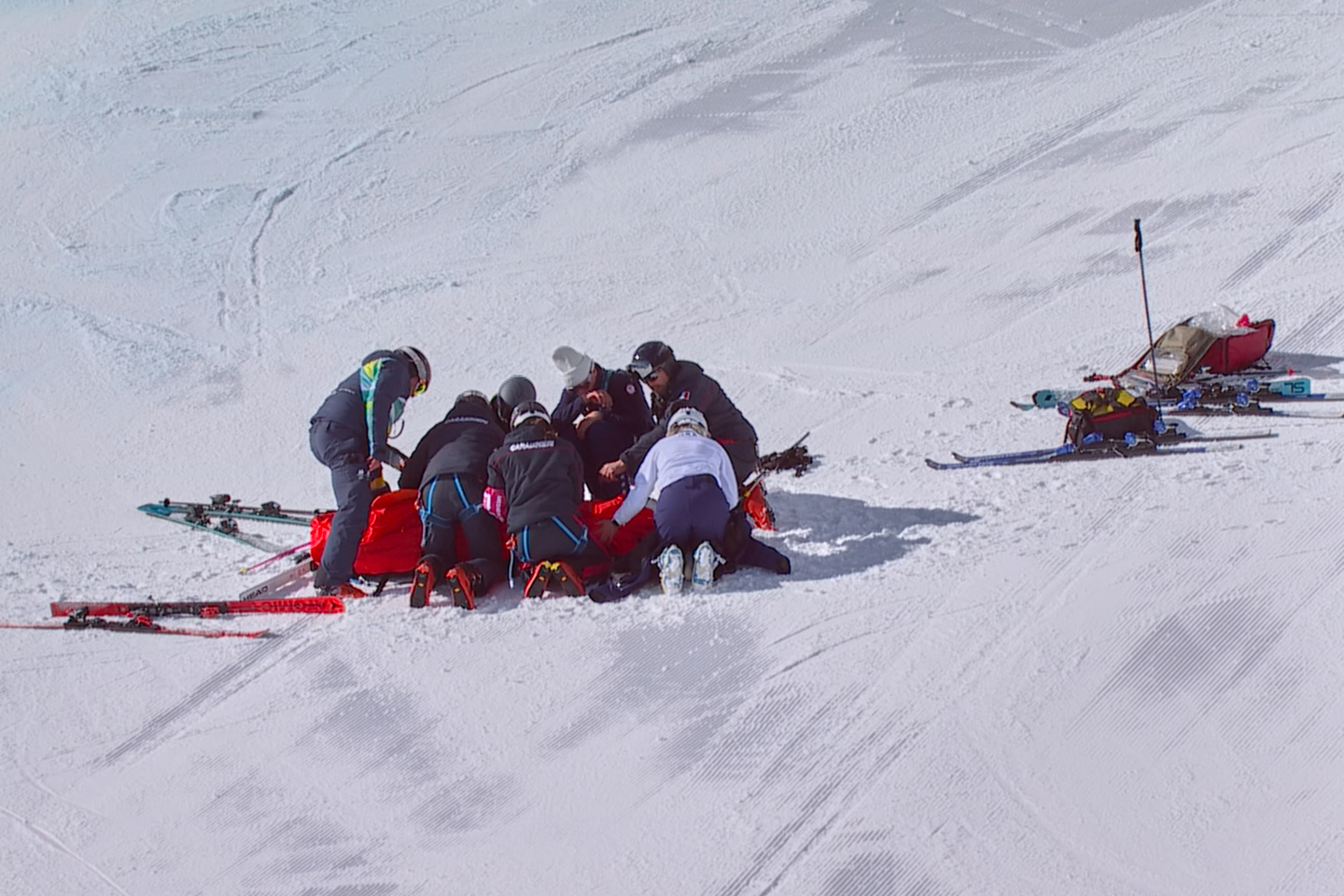 Lindsey Vonn is prepared for evacuation after crashing during an alpine ski women's downhill race, at the 2026 Winter Olympics, in Cortina d'Ampezzo, Italy, on Feb. 8.  [AP/YONHAP]