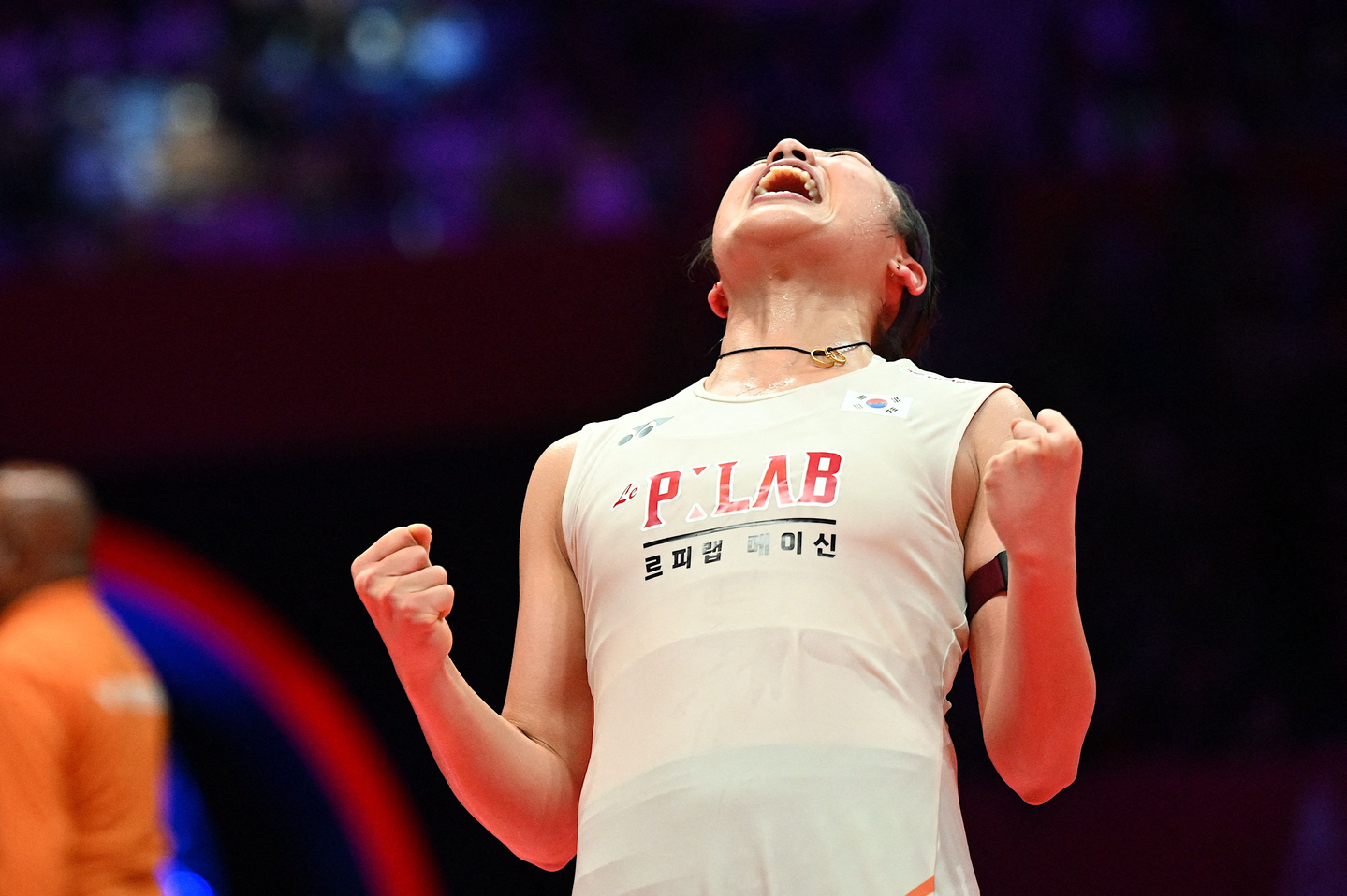 An Se-young celebrates after defeating China's Wang Zhi-yi during their women's singles final match at the BWF Badminton World Tour Finals at the Hangzhou Olympic Sports Centre Gymnasium in Hangzhou, China, on Dec. 21, 2025. [AFP/YONHAP]