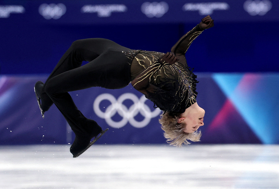 Ilia Malinin of the United States performs during the men's single free skating at the Milano Ice Skating Arena in Milan, Italy on Feb. 8. [REUTERS/YONHAP]