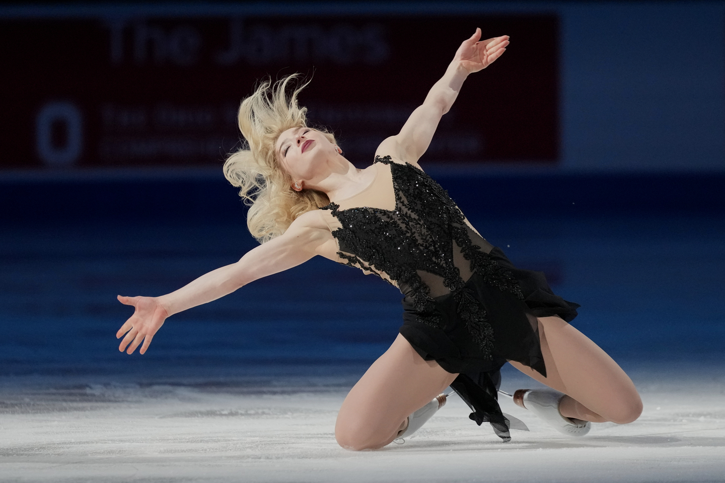 Figure skater Amber Glenn skates during the ″Making Team USA″ performance at the U.S. Figure Skating Championships on Jan. 11.  [AP/YONHAP] 