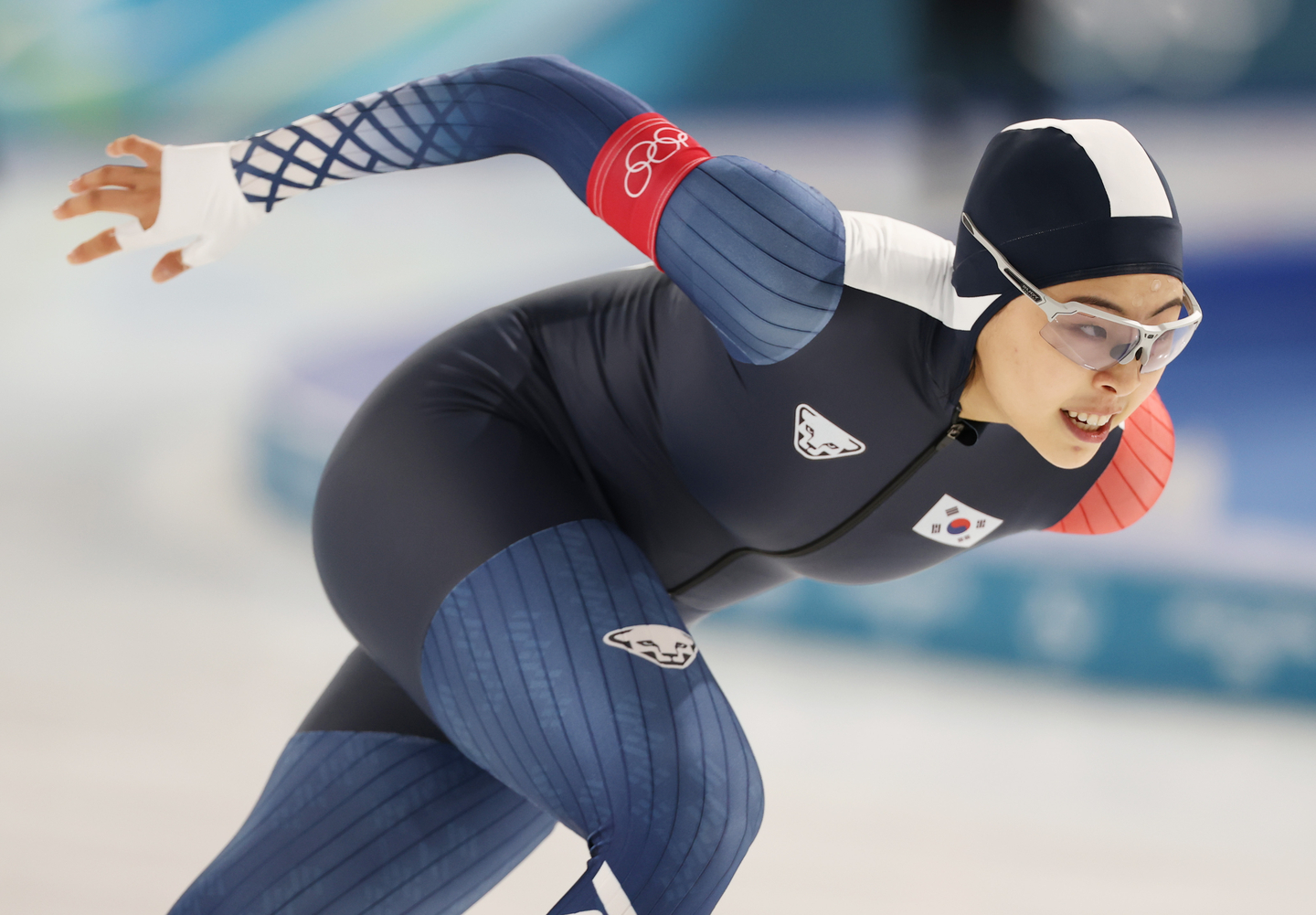 Lee Na-hyun competes in the women's 1,000-meter speed skating race at the Winter Olympics at Milano Speed Skating Stadium in Milan on Feb. 9. [YONHAP]