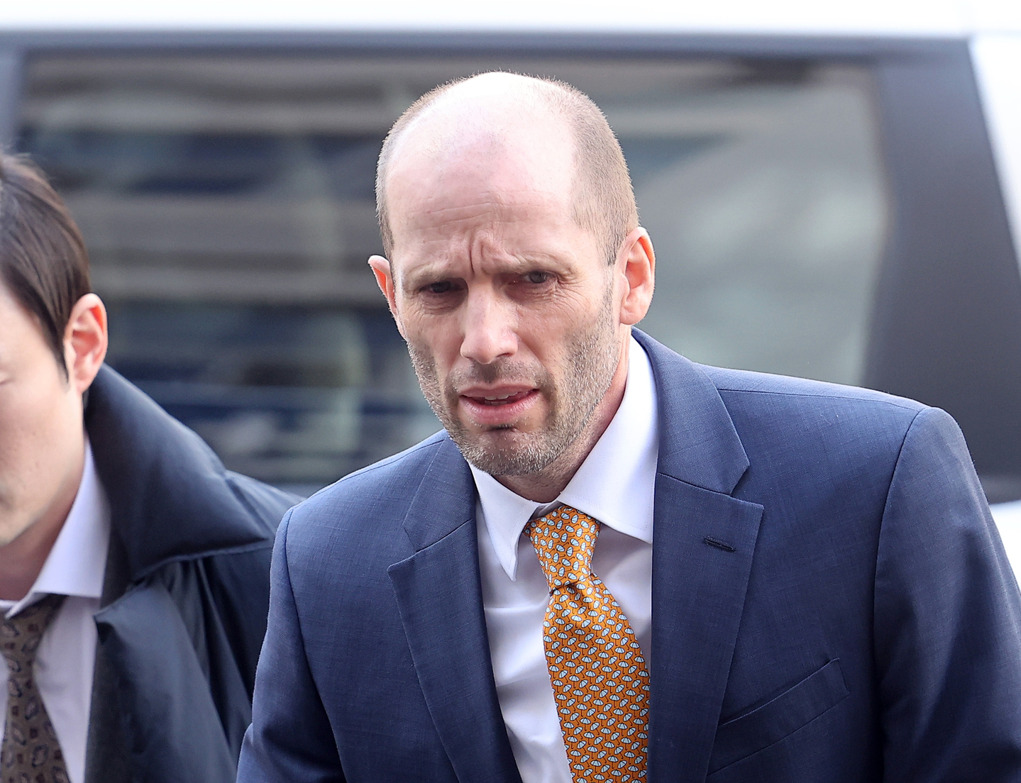 Harold Rogers, interim CEO of Coupang, enters the Seoul Metropolitan Police Agency building in Mapo District, western Seoul, on to answer questions on allegations of perjury during his National Assembly hearing held last year, on Feb. 6. [YONHAP]