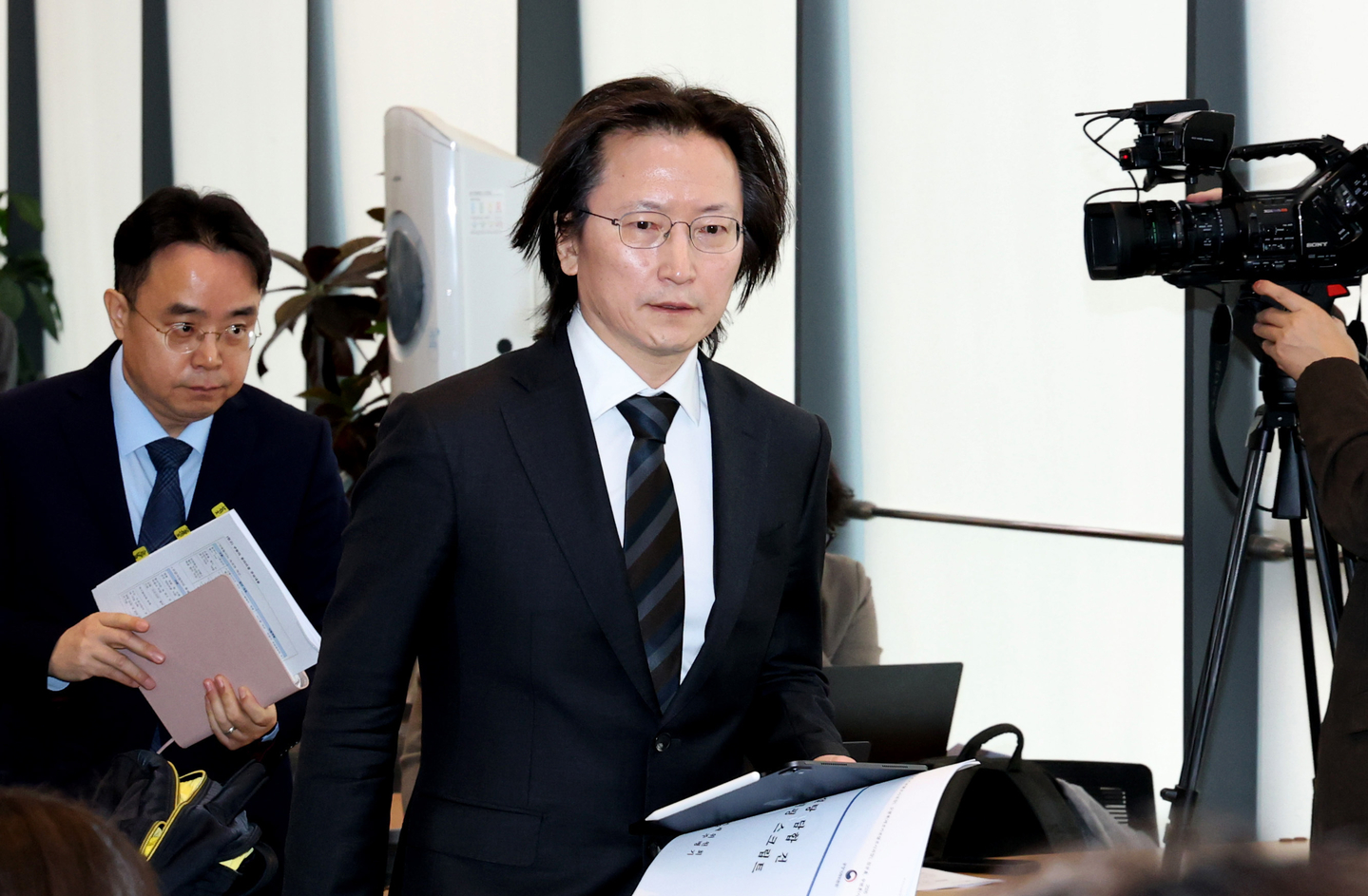 Fair Trade Commission Chairman Ju Biung-ghi is seen before a press conference at the government complex in Sejong on Feb. 12. [NEWS1]