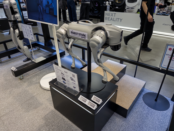 The Unitree Go2 robot on display at the Robot Store in Emart Yeongdeungpo in western Seoul. [CHO YONG-JUN]