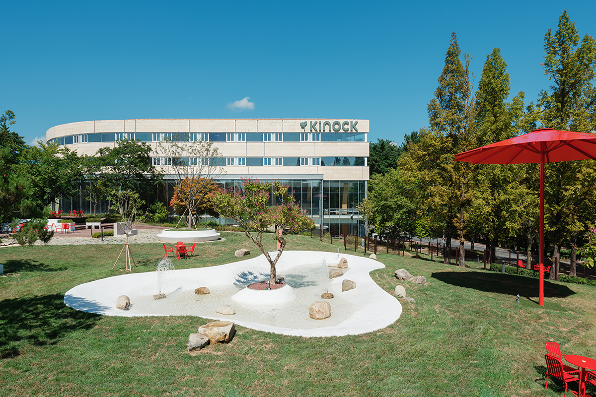 Kinock's outdoor pet park [KINOCK]