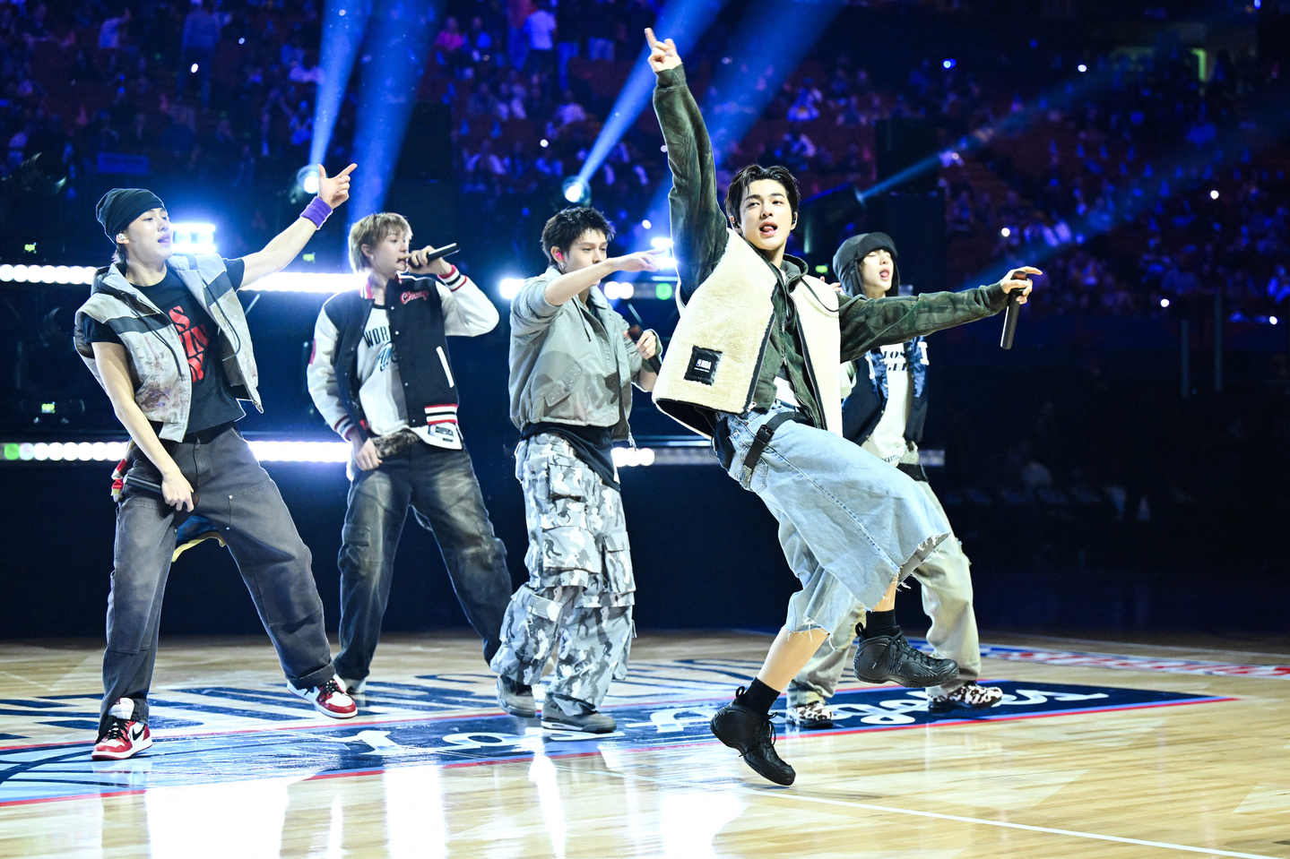 K-pop boy band Cortis performs during halftime in the NBA All-Star Celebrity Game at The Kia Forum in Inglewood, California, on Feb. 13. [AP/YONHAP]