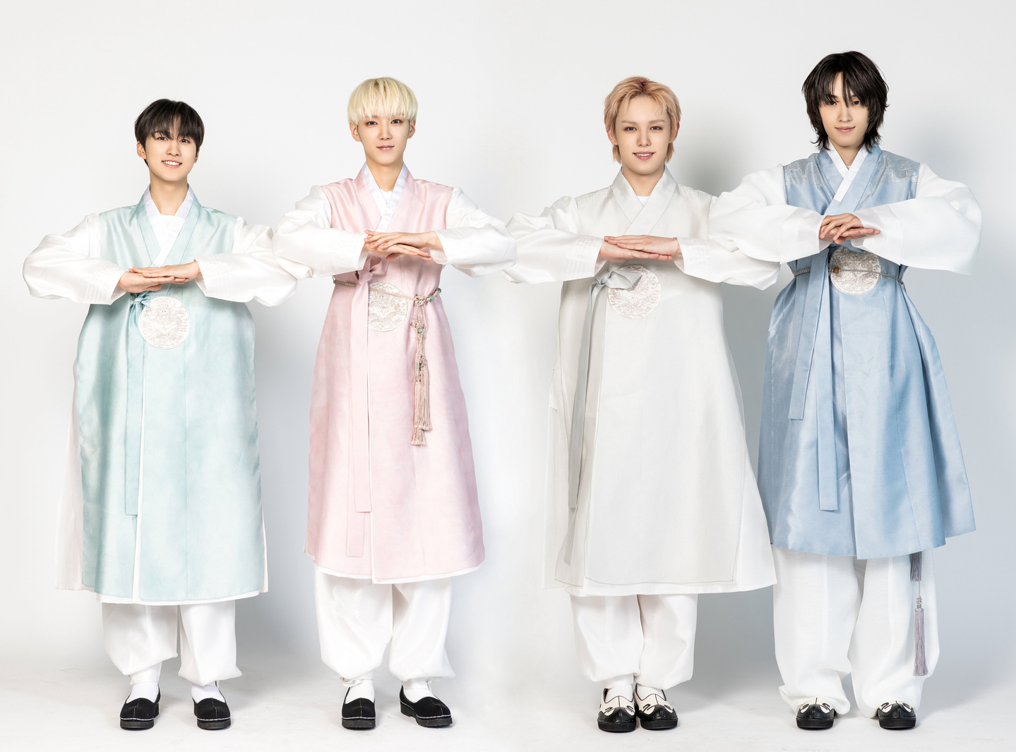 “We hope this year is filled with health and happiness for you all," said boy band AxMxP through a press release on Tuesday. "Happy New Year. In 2026, we want to clearly showcase AxMxP’s distinct color and demonstrate growth in both our music and performances.”                                                                                    AxMxP released its first EP ″Amplify My Way,″ last month and sales surpassed 80,000 copies in the first week. The band is set to begin its “2026 Joy Concert Voice of Spring” on Feb. 21, followed by an anniversary show “Do it my way” at Rolling Hall on March 7, and an appearance at “Beautiful Mint Life 2026” on May 30. [FNC ENTERTAINMENT]