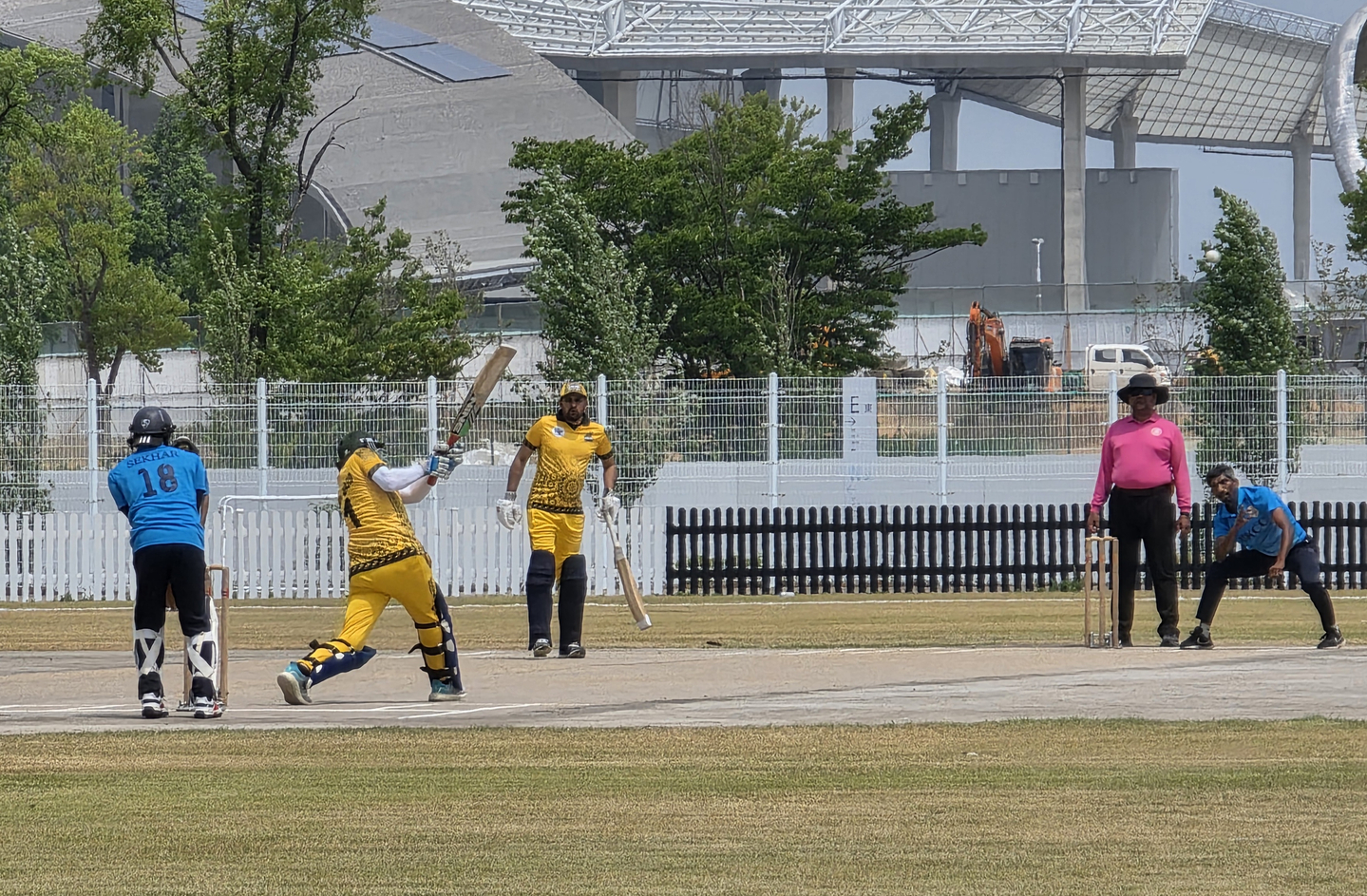 Cricket players from India and Pakistan compete at Korea's only cricket ground, located at the Asiad Stadium in Michuhol District, Incheon. [LEE YOUNG-KEUN]