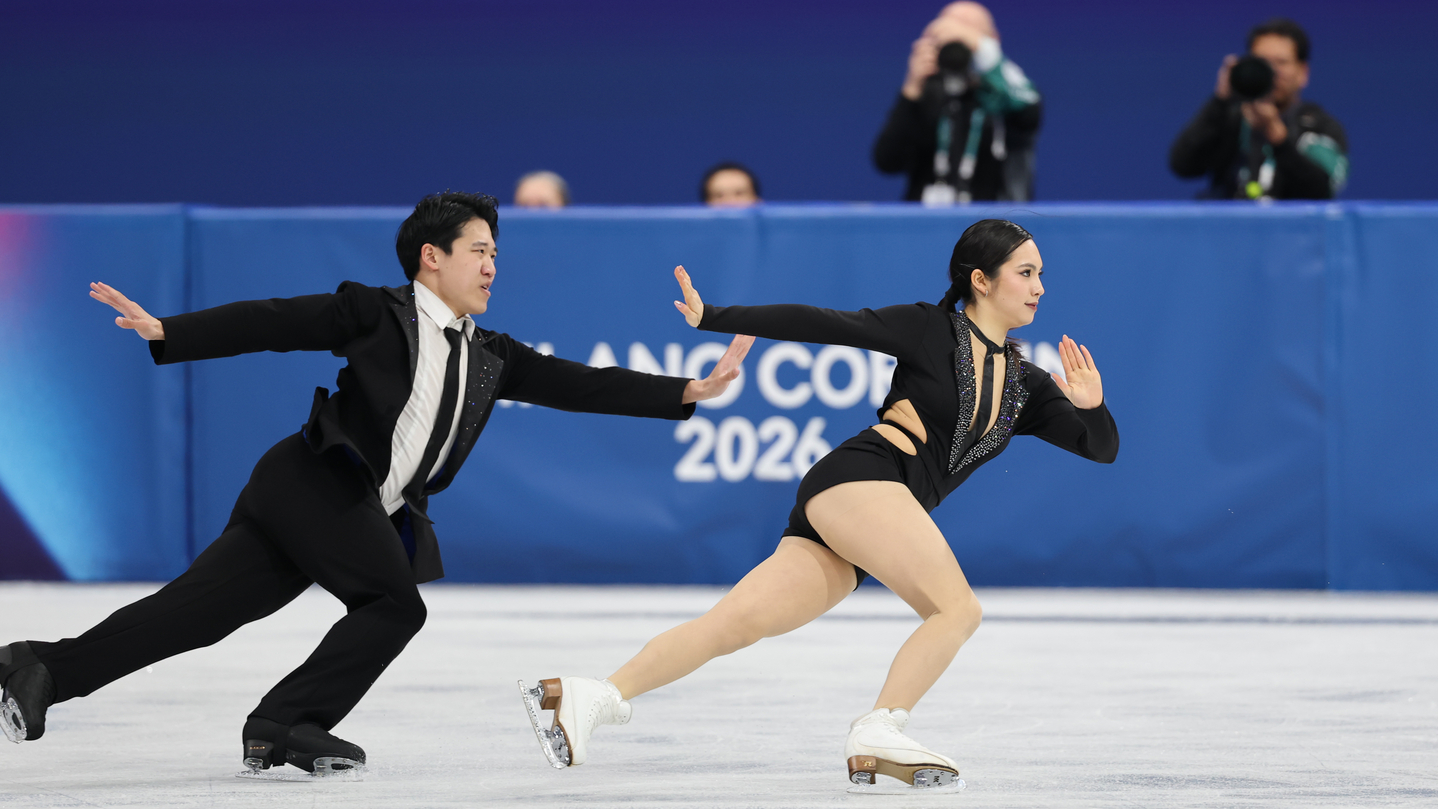 ice dancers Hannah Lim and Quan Ye perform during the rhythm dance at the Milan-Cortina Winter Olympics at the Milano Ice Skating Arena in Milan on Feb. 9. [YONHAP]