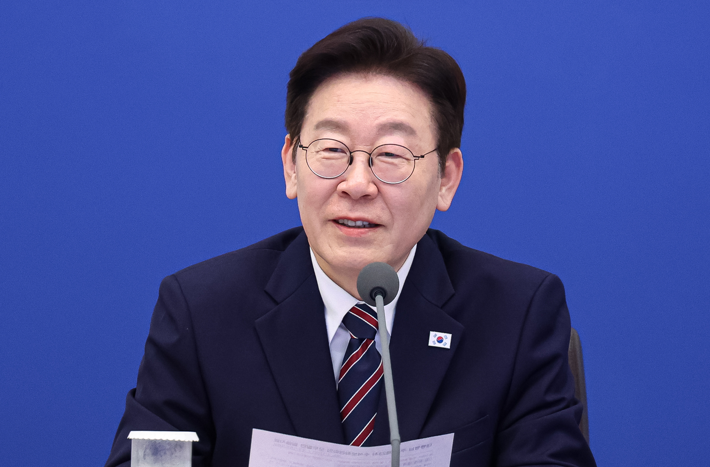 President Lee Jae Myung speaks during a meeting with senior aides at the Blue House in central Seoul on Feb. 12. [YONHAP] 