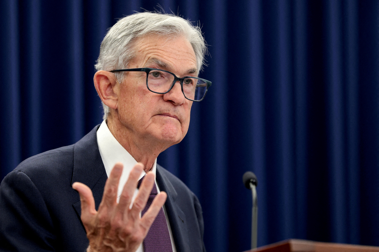 U.S. Federal Reserve Chair Jerome Powell gestures during a press conference following a two-day meeting of the Federal Open Market Committee on interest rate policy, in Washington on Jan. 28. [REUTERS/YONHAP]